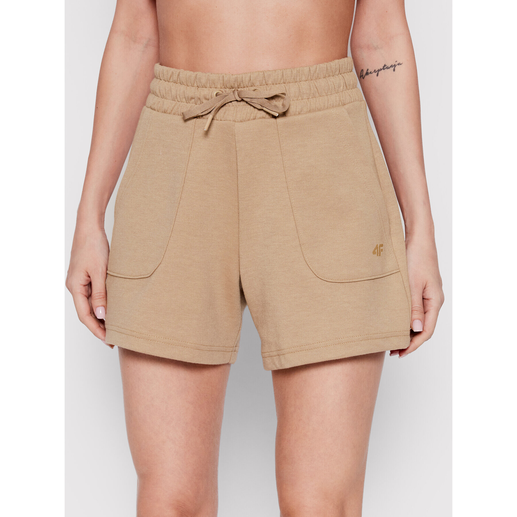 4F Спортни шорти H4L22-SKDD010 Кафяв Regular Fit - Pepit.bg