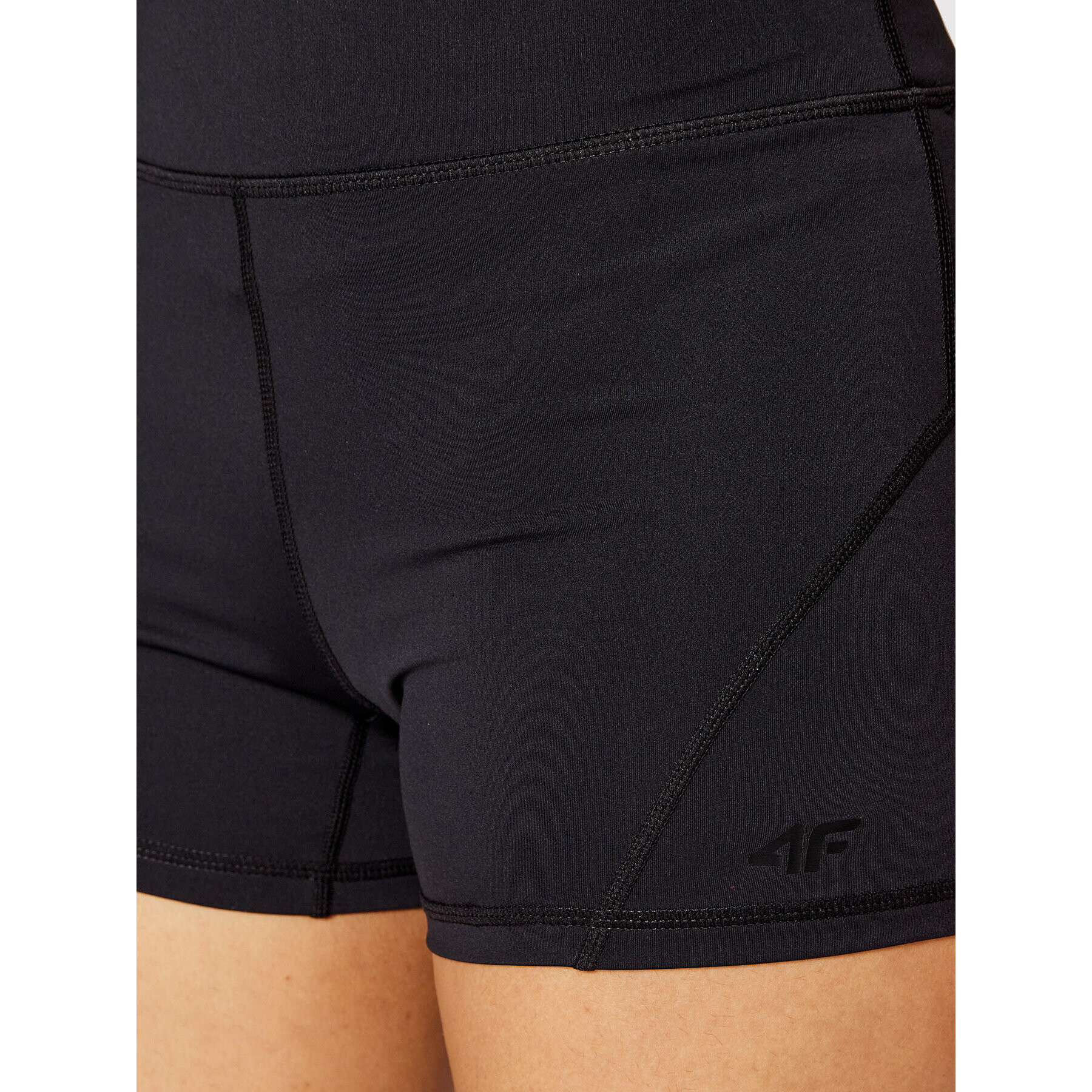 4F Спортни шорти H4L22-SKDF014 Черен Slim Fit - Pepit.bg