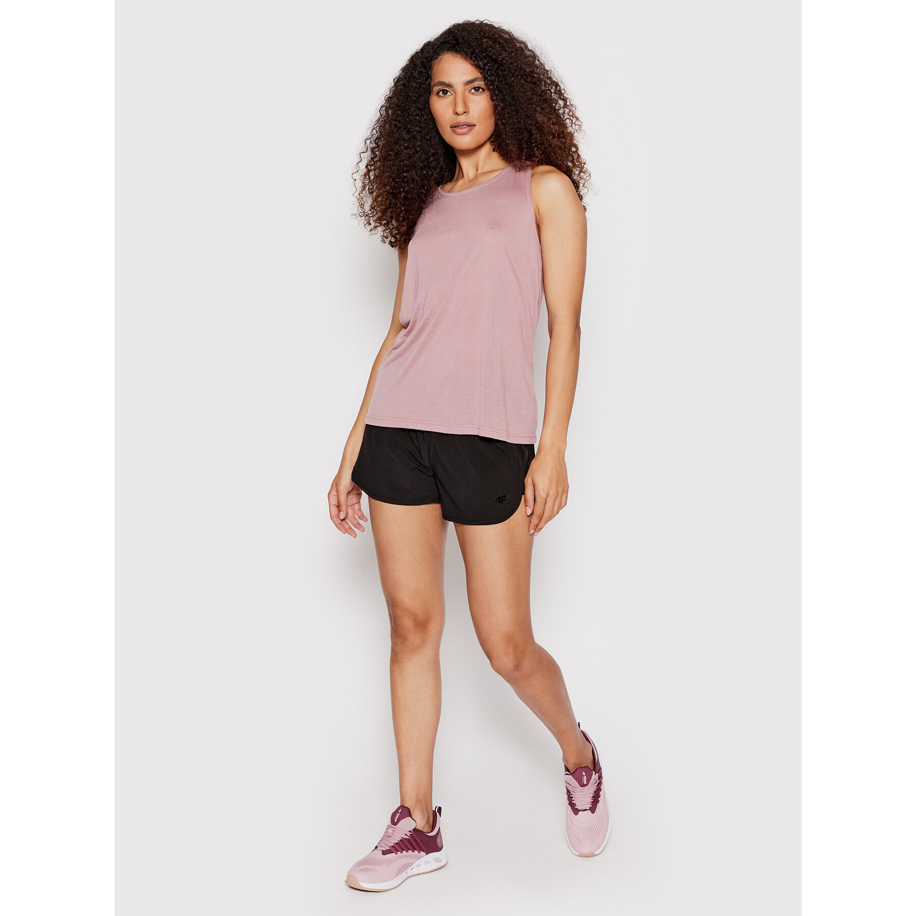 4F Спортни шорти H4L22-SKDT012 Черен Regular Fit - Pepit.bg