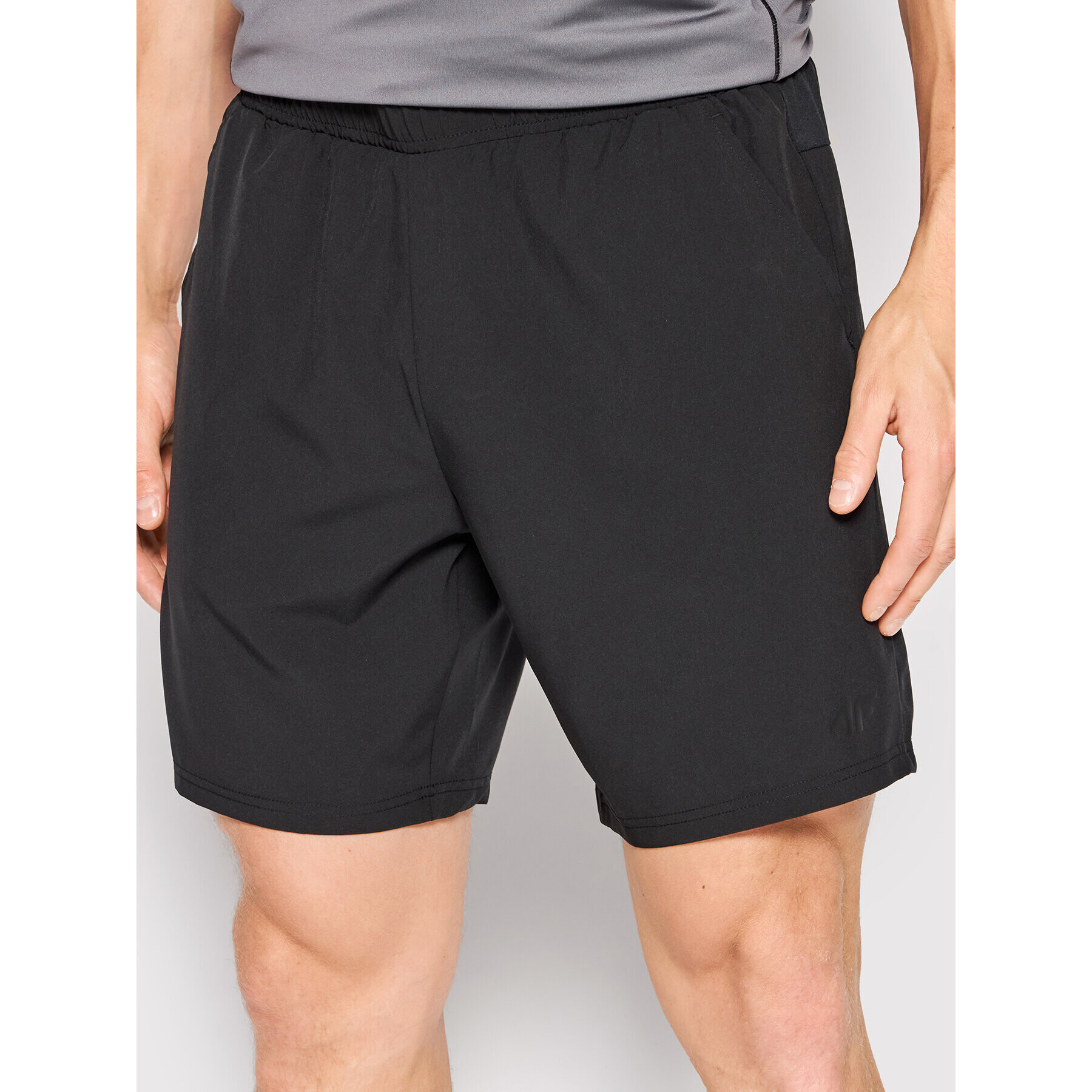 4F Спортни шорти H4L22-SKMF010 Черен Regular Fit - Pepit.bg