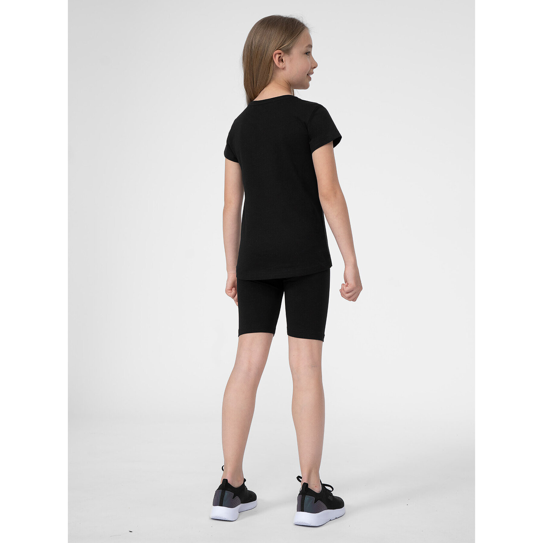 4F Спортни шорти JSS23TTIGF037 Черен Slim Fit - Pepit.bg