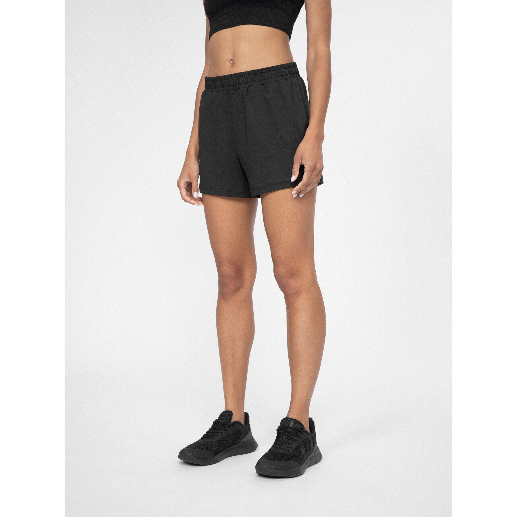 4F Спортни шорти SS23TFSHF200 Черен Regular Fit - Pepit.bg