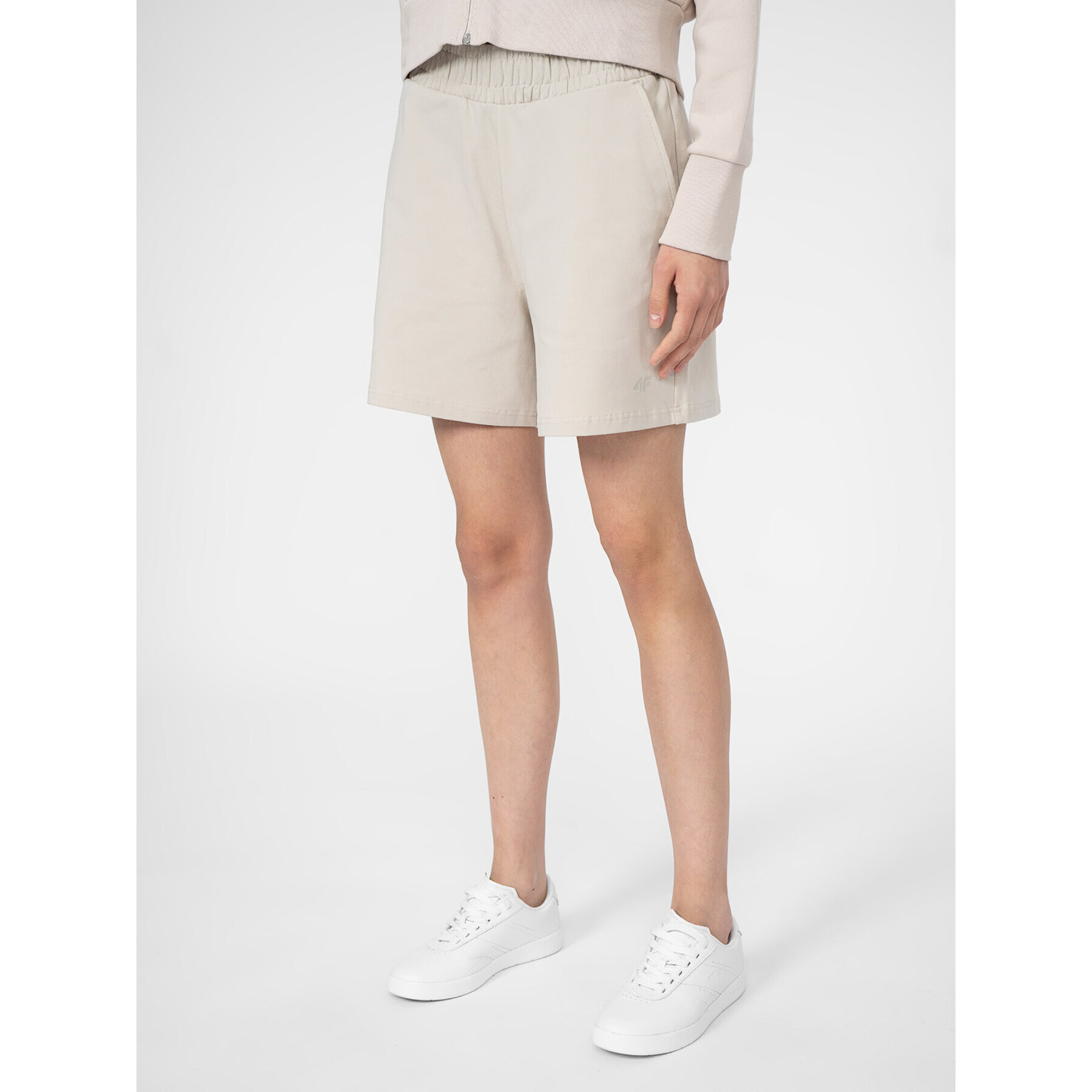 4F Спортни шорти SS23TSHOF070 Бежов Regular Fit - Pepit.bg