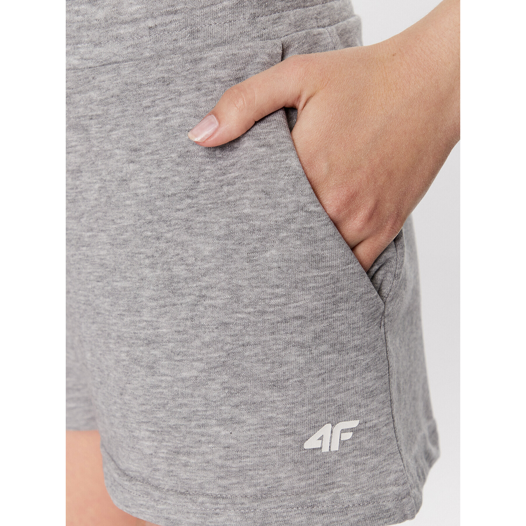 4F Спортни шорти SS23TSHOF175 Сив Regular Fit - Pepit.bg