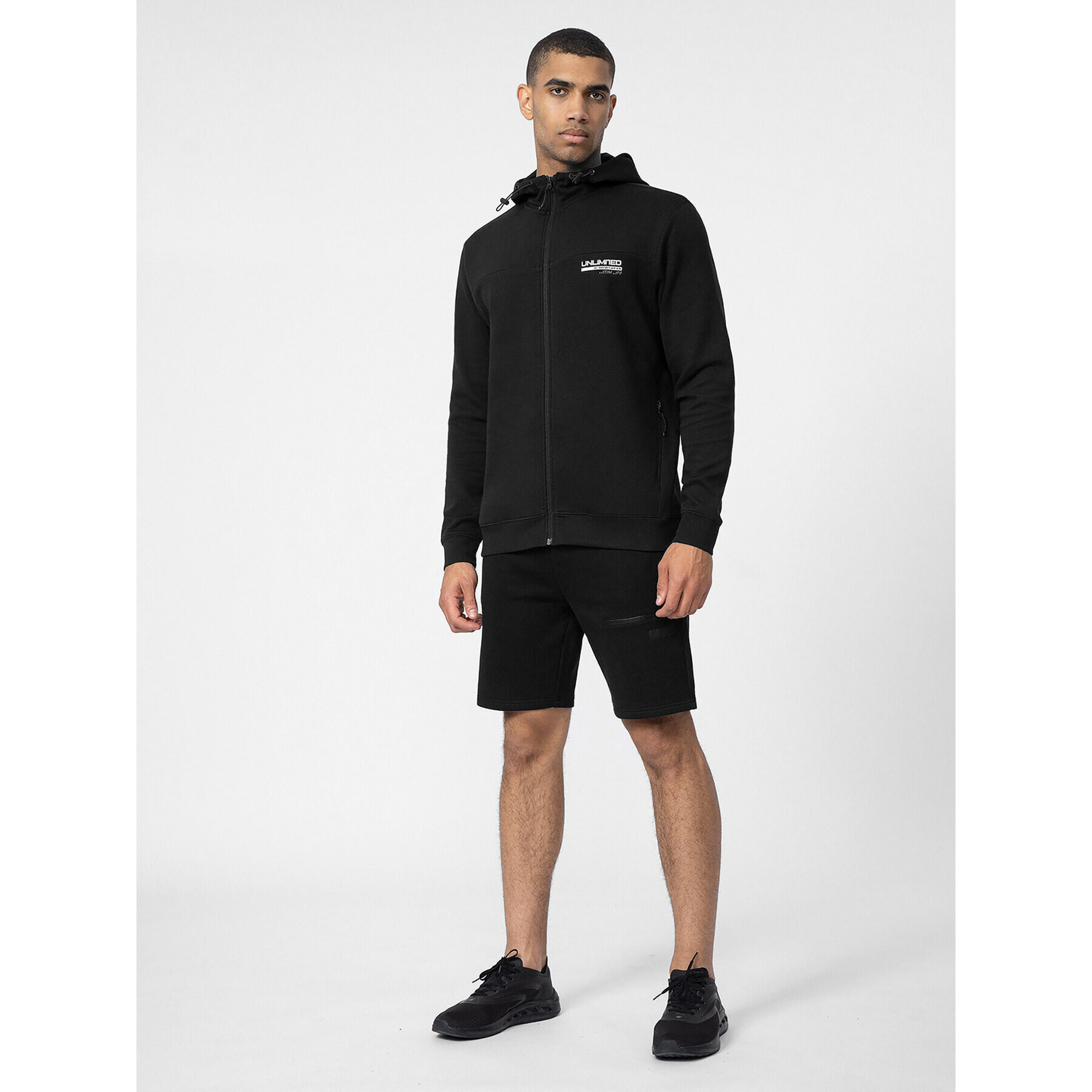 4F Спортни шорти SS23TSHOM057 Черен Regular Fit - Pepit.bg