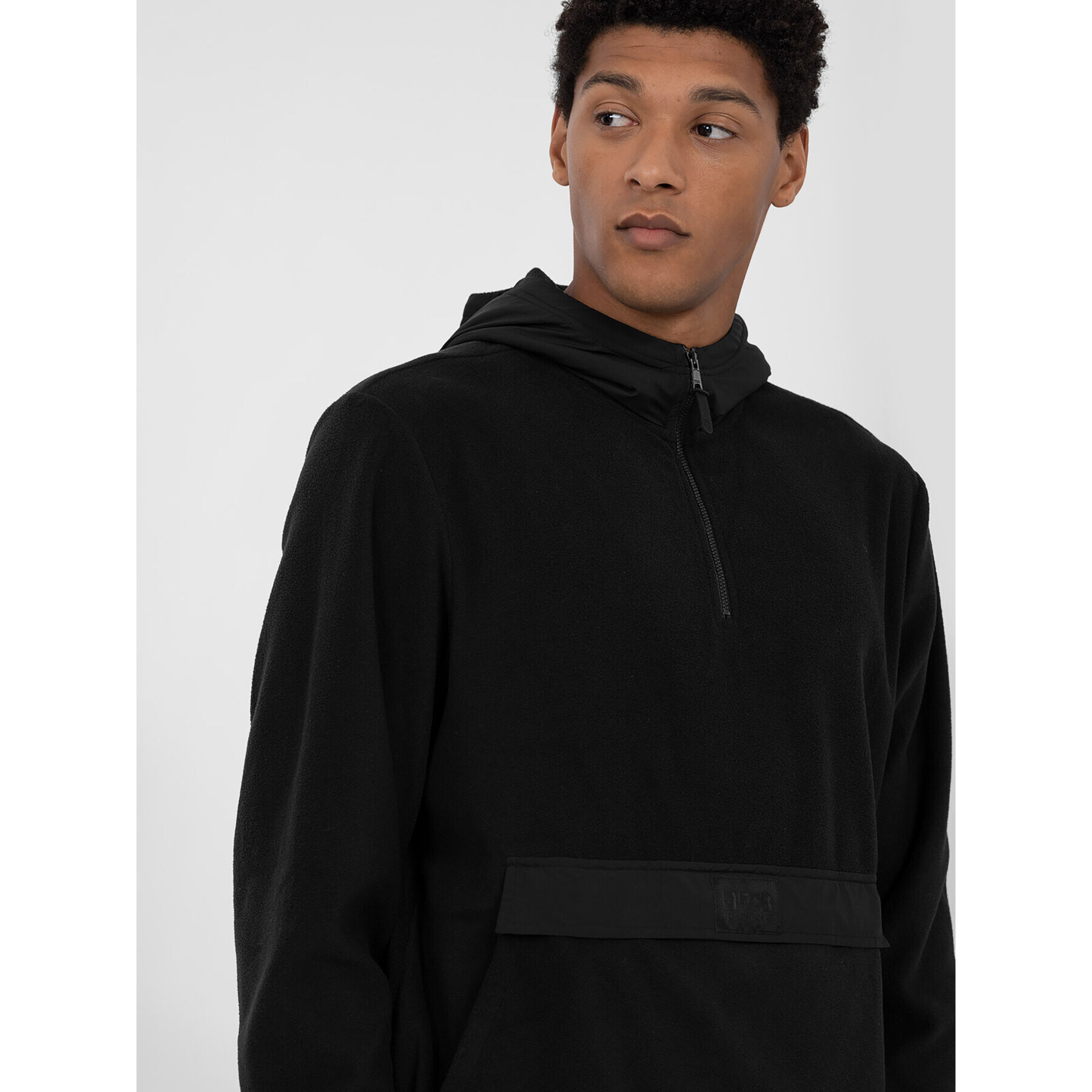 4F Суитшърт AW23TFLEM137 Черен Regular Fit - Pepit.bg