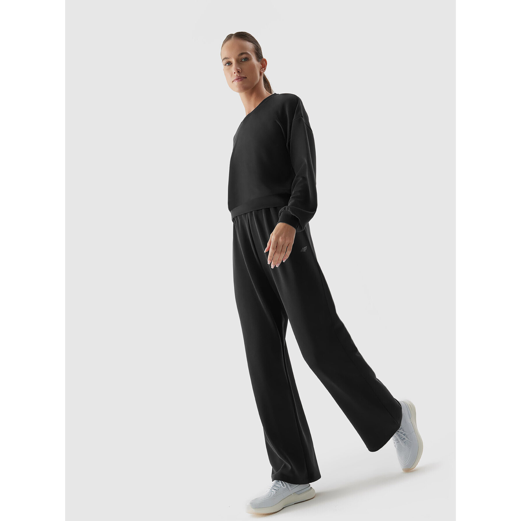 4F Суитшърт AW23TSWSF701 Черен Regular Fit - Pepit.bg
