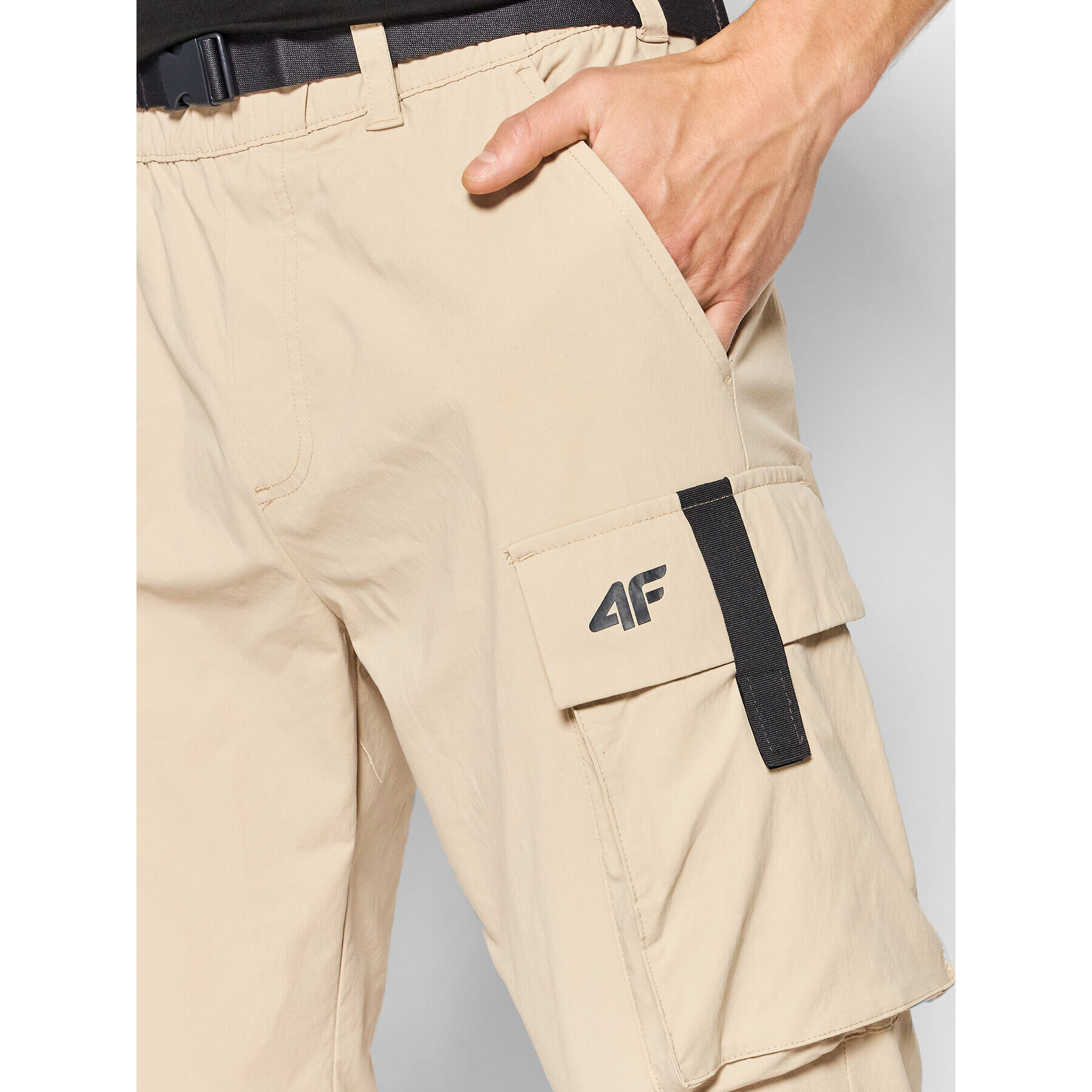 4F Текстилни панталони H4L22-SPMC012 Бежов Regular Fit - Pepit.bg