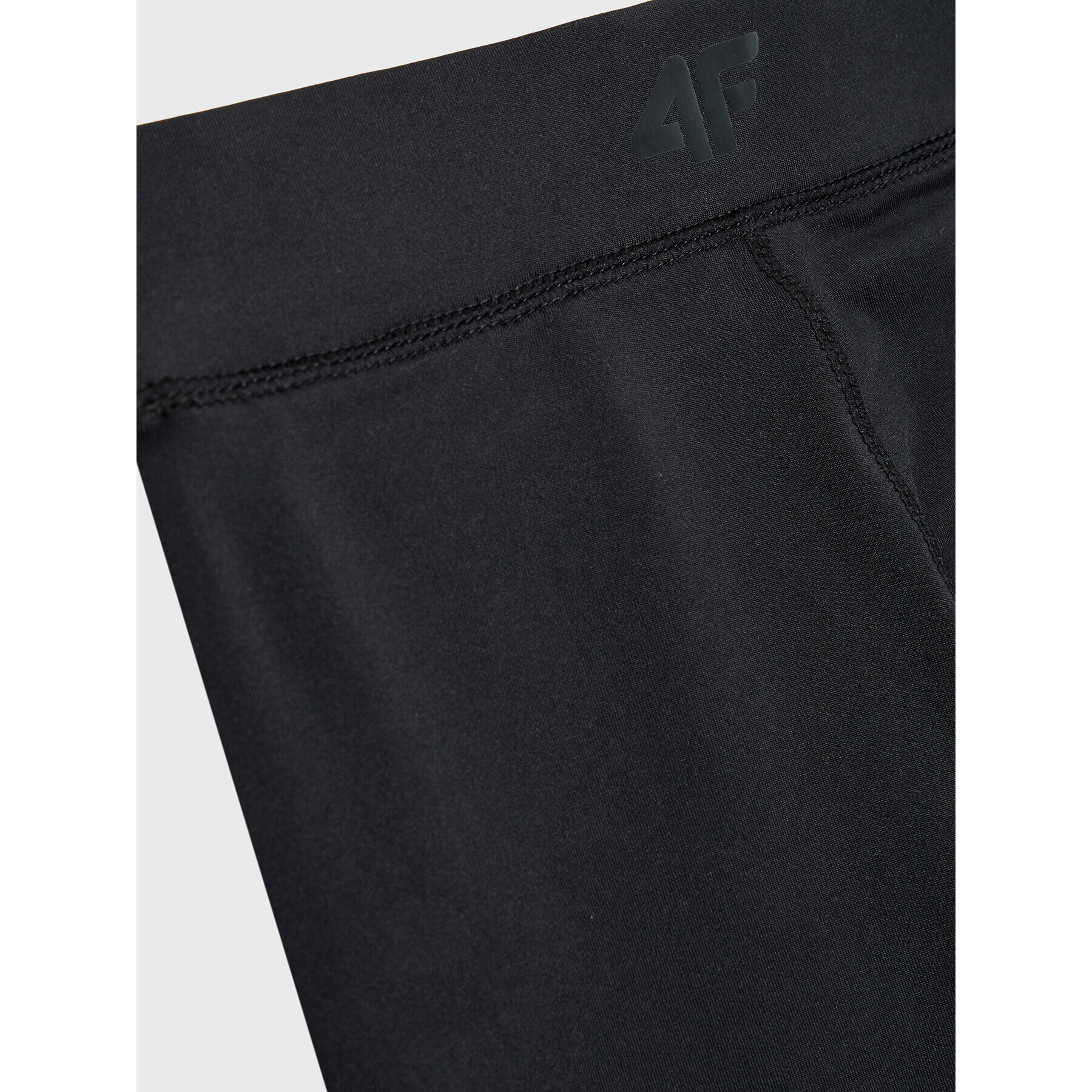 4F Термооблекло долна част HJZ22-JBIDD002 Черен Slim Fit - Pepit.bg