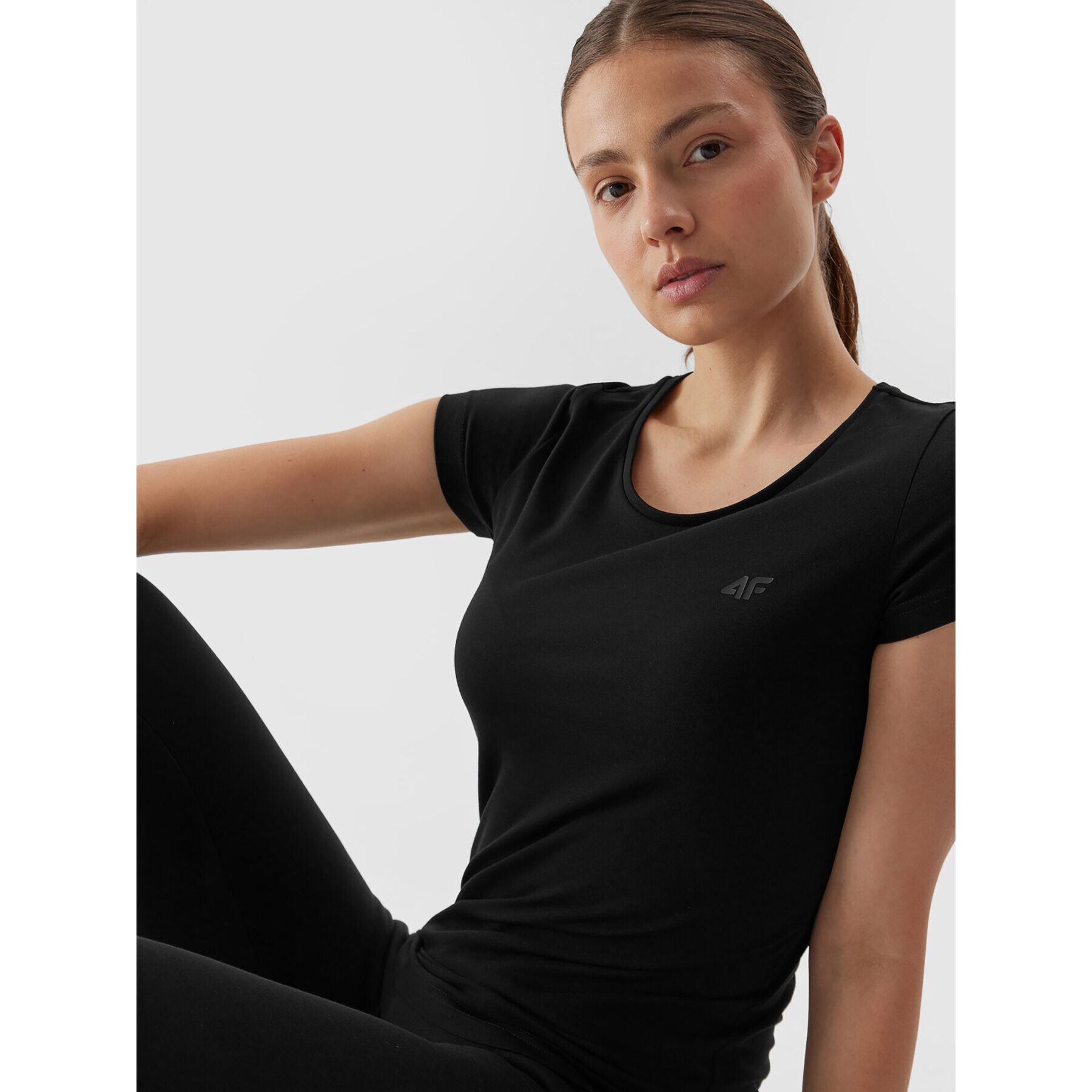 4F Тишърт AW23TTSHF0906 Черен Slim Fit - Pepit.bg