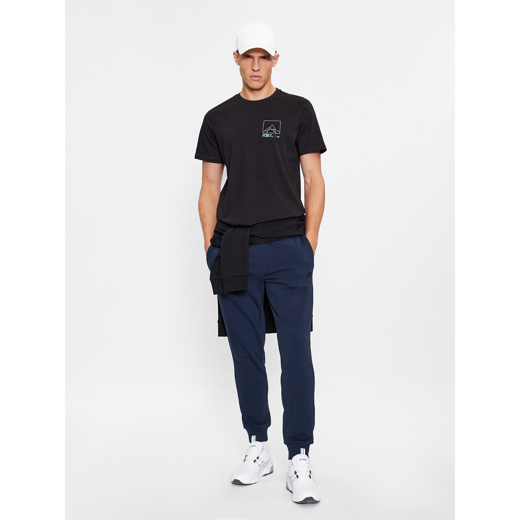 4F Тишърт AW23TTSHM0894 Черен Regular Fit - Pepit.bg