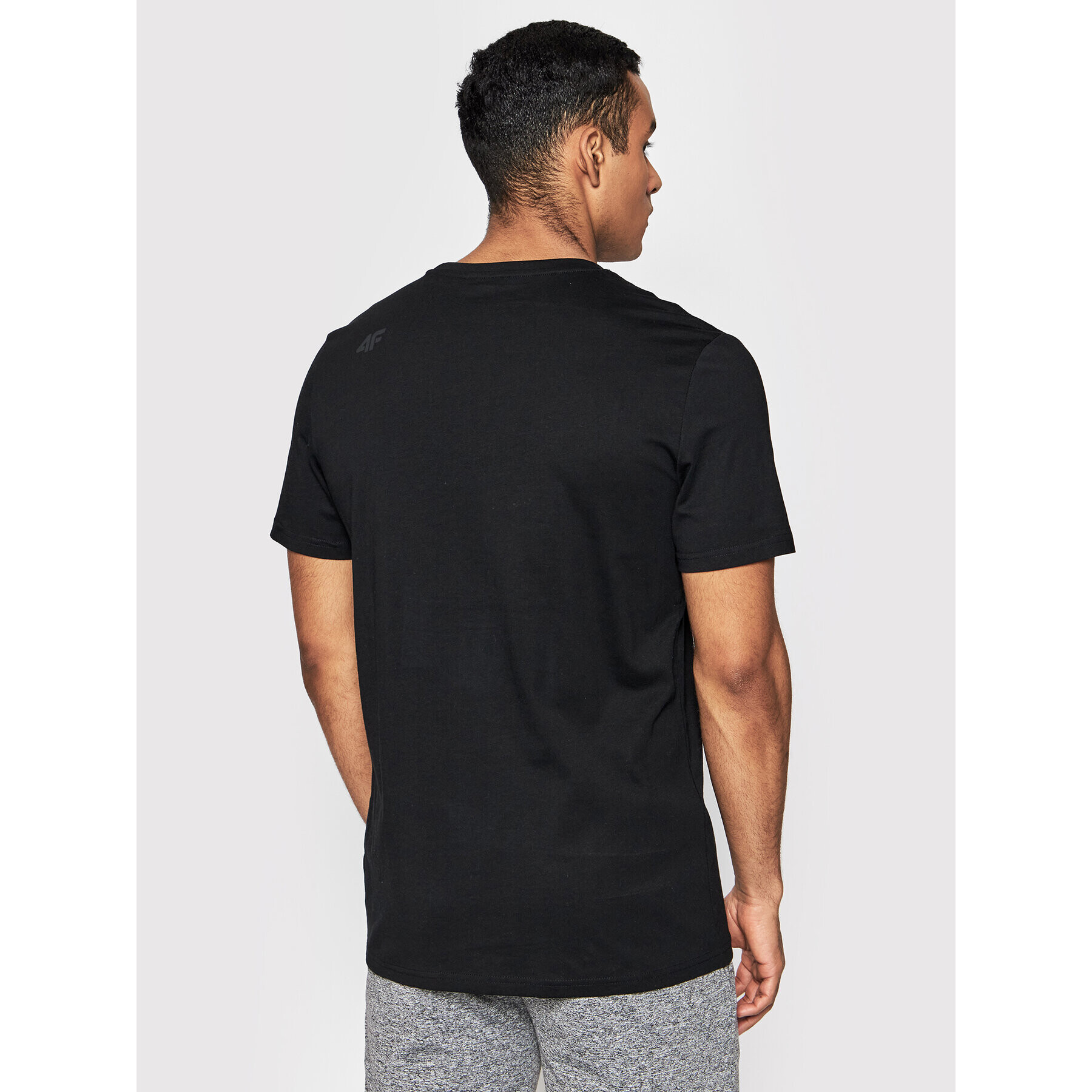 4F Тишърт H4L22-TSM012 Черен Regular Fit - Pepit.bg