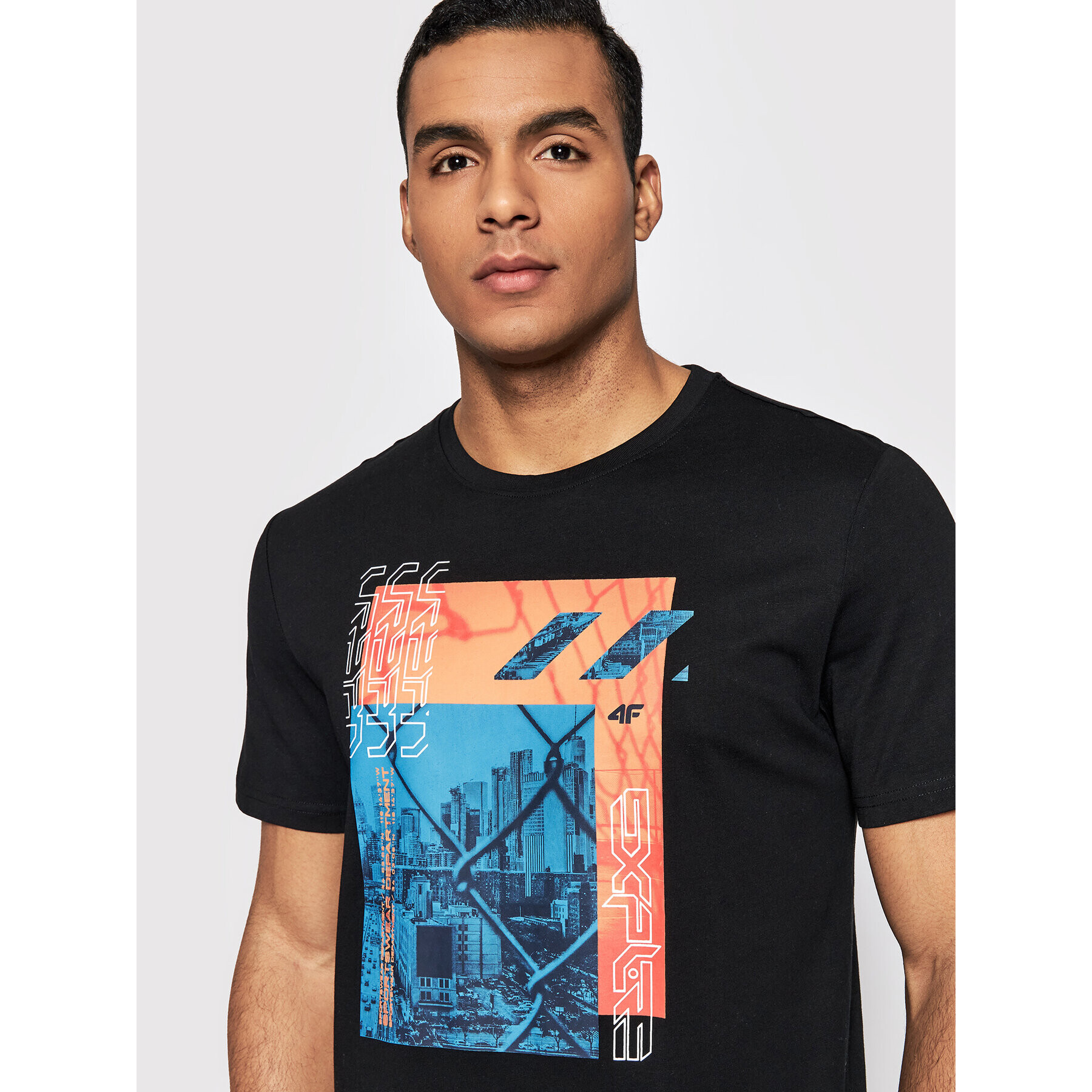 4F Тишърт H4L22-TSM012 Черен Regular Fit - Pepit.bg