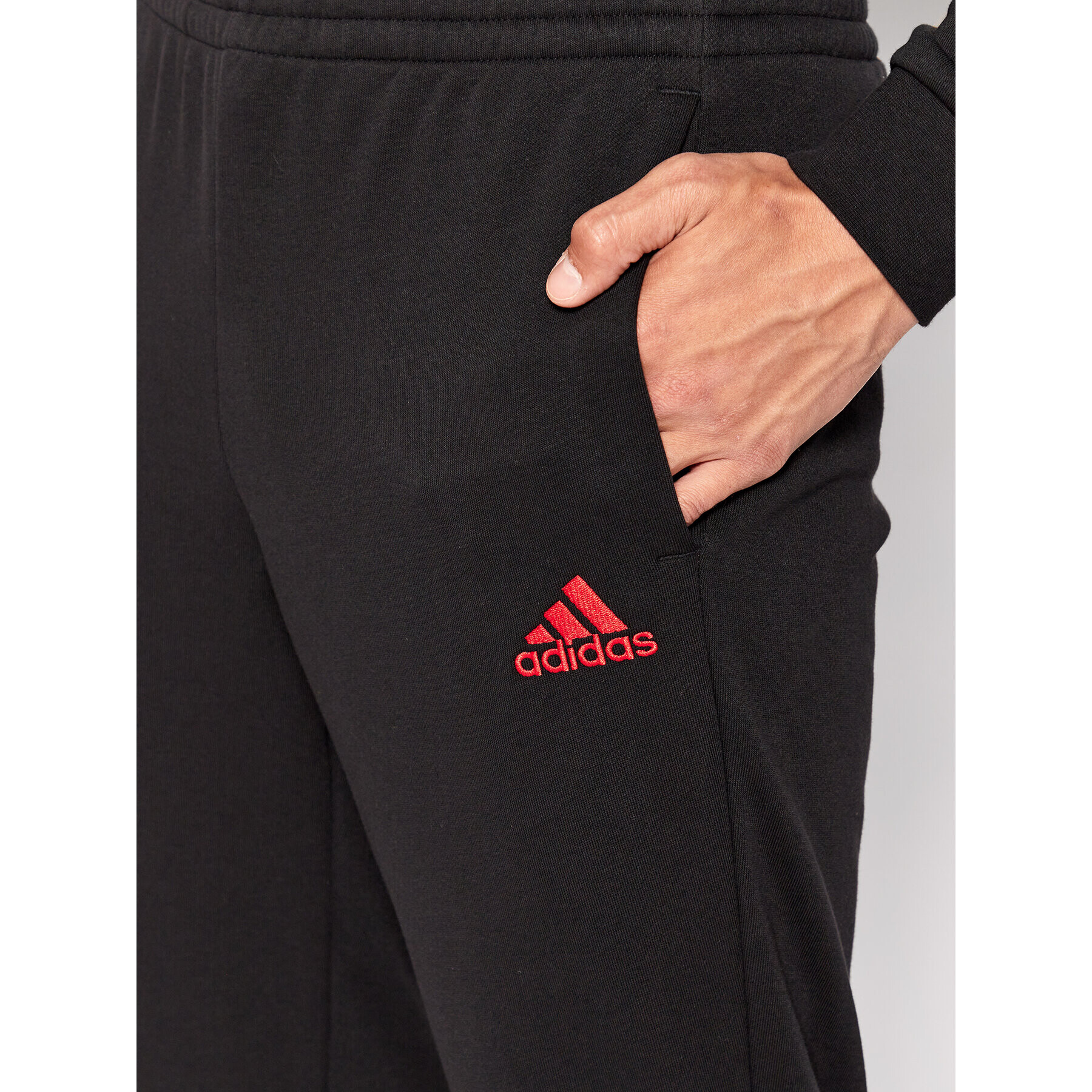 adidas Анцуг Aeroready Essentials Kangaroo HL2222 Черен Regular Fit - Pepit.bg