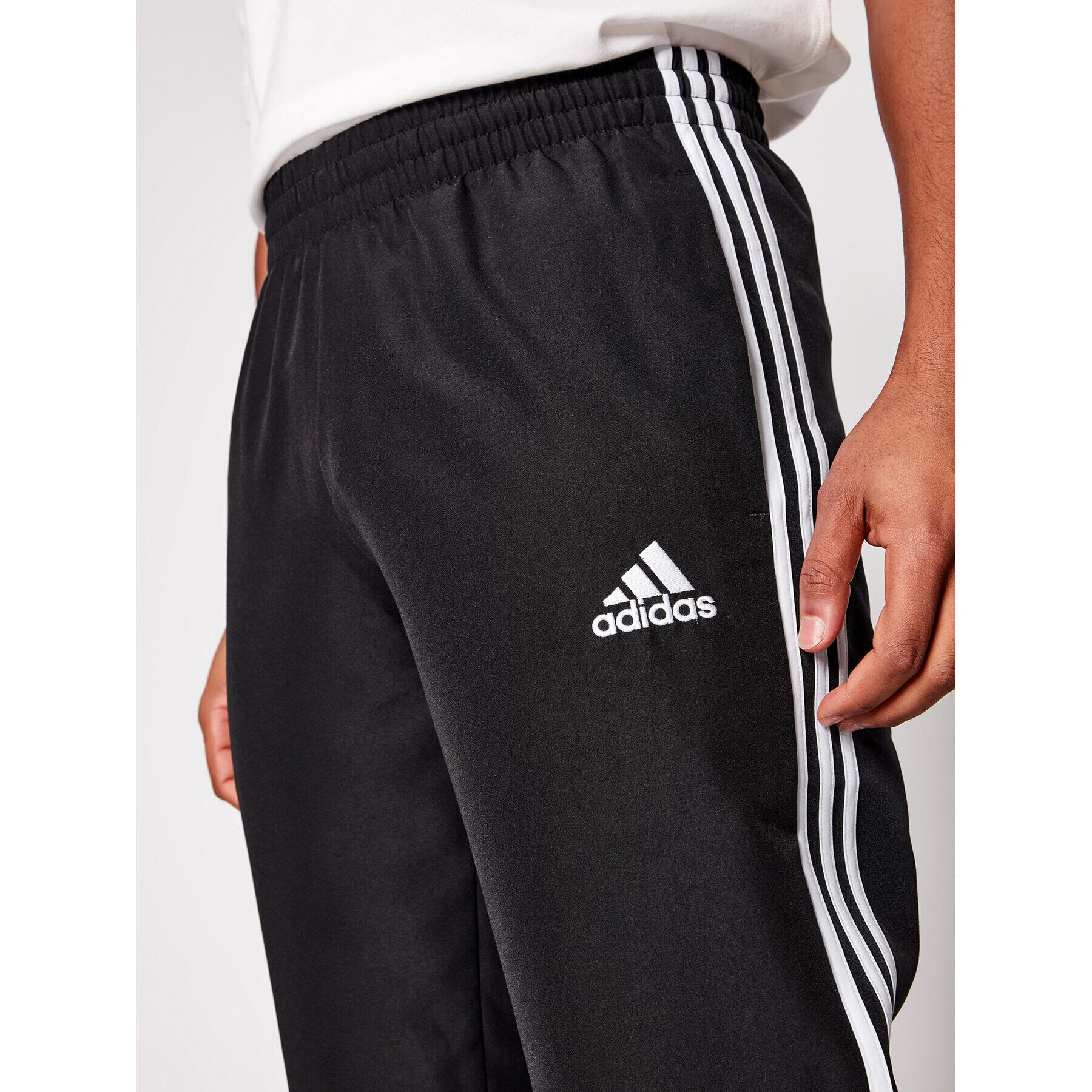 adidas Анцуг Essential GK9950 Черен Regular Fit - Pepit.bg