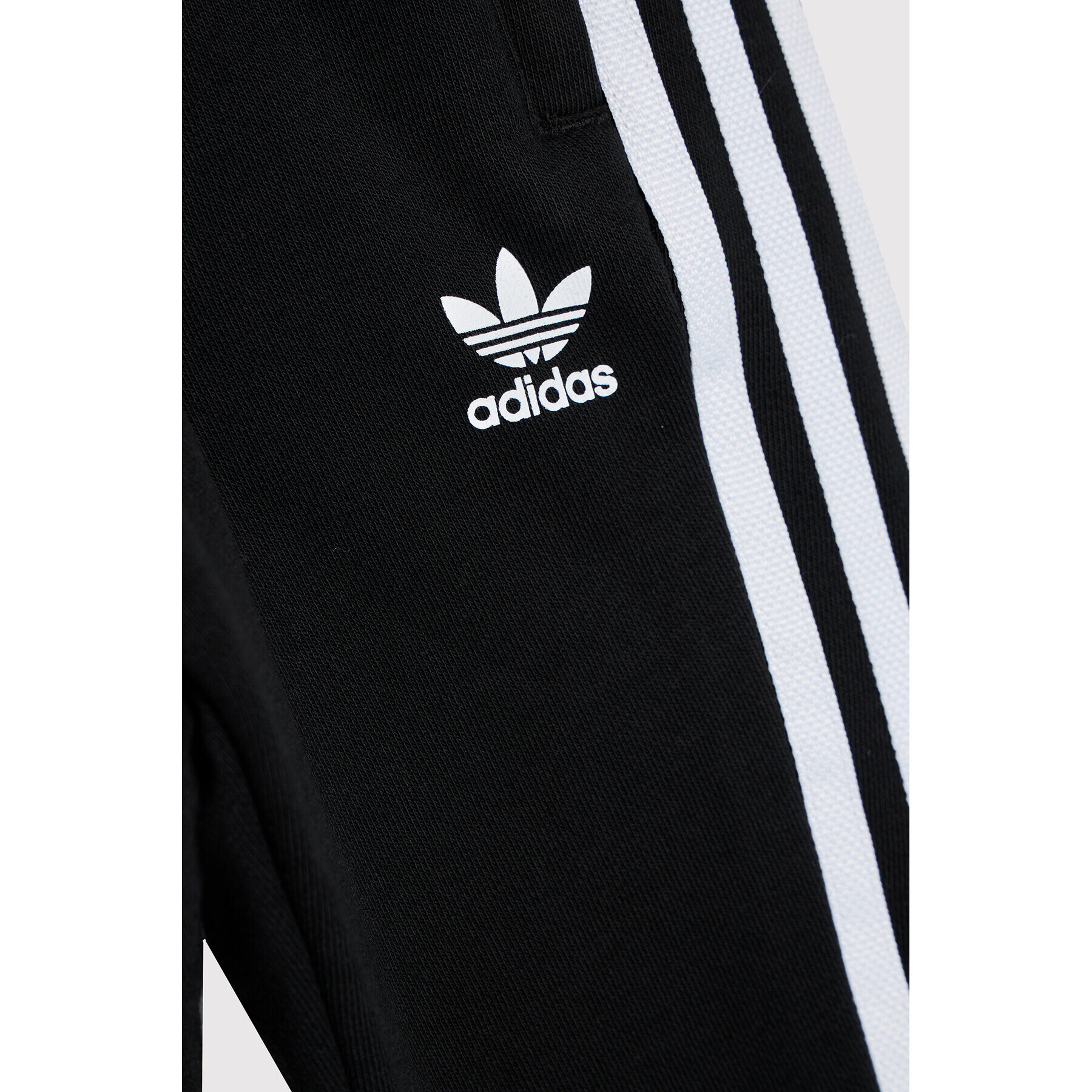 adidas Анцуг adicolor Crew Set H25250 Черен Regular Fit - Pepit.bg