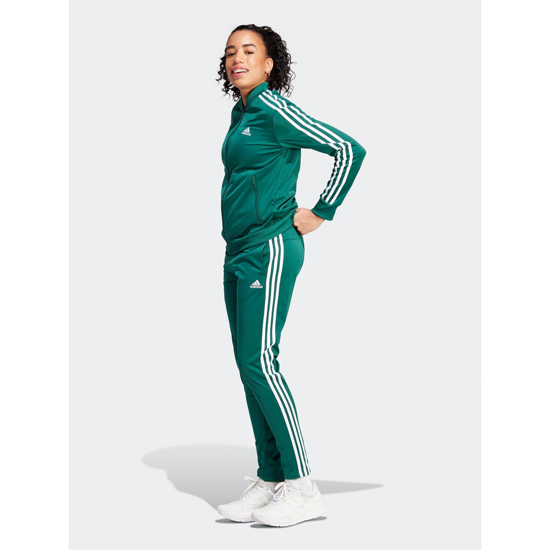 adidas Анцуг Essentials 3-Stripes IJ8785 Зелен Slim Fit - Pepit.bg