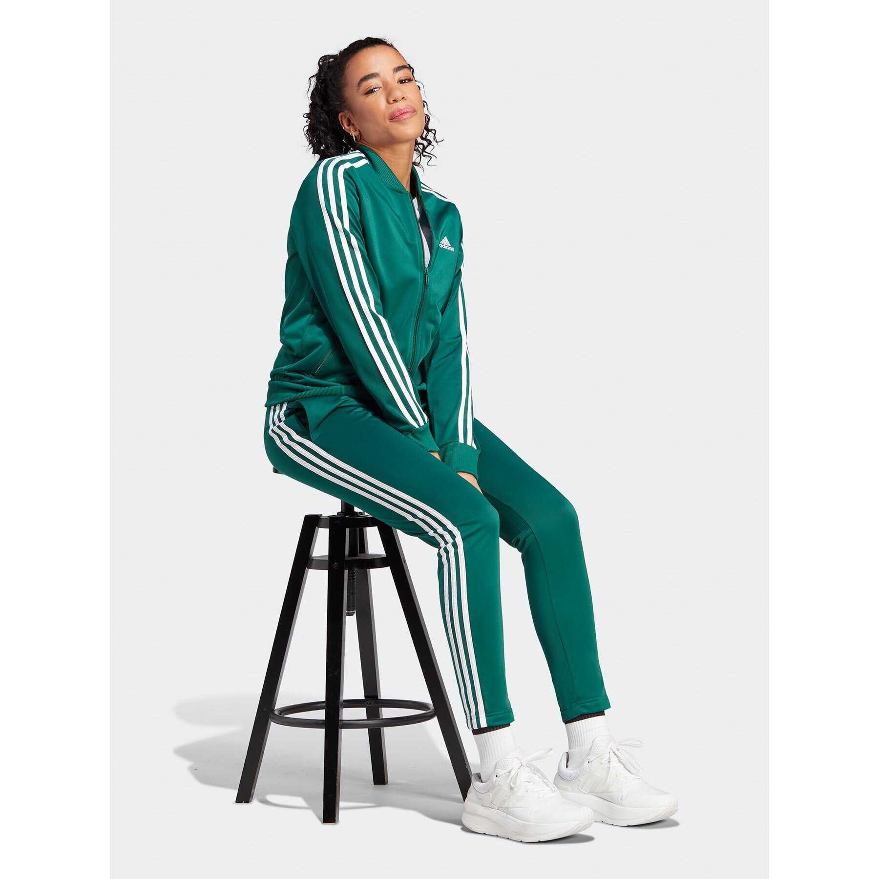 adidas Анцуг Essentials 3-Stripes IJ8785 Зелен Slim Fit - Pepit.bg