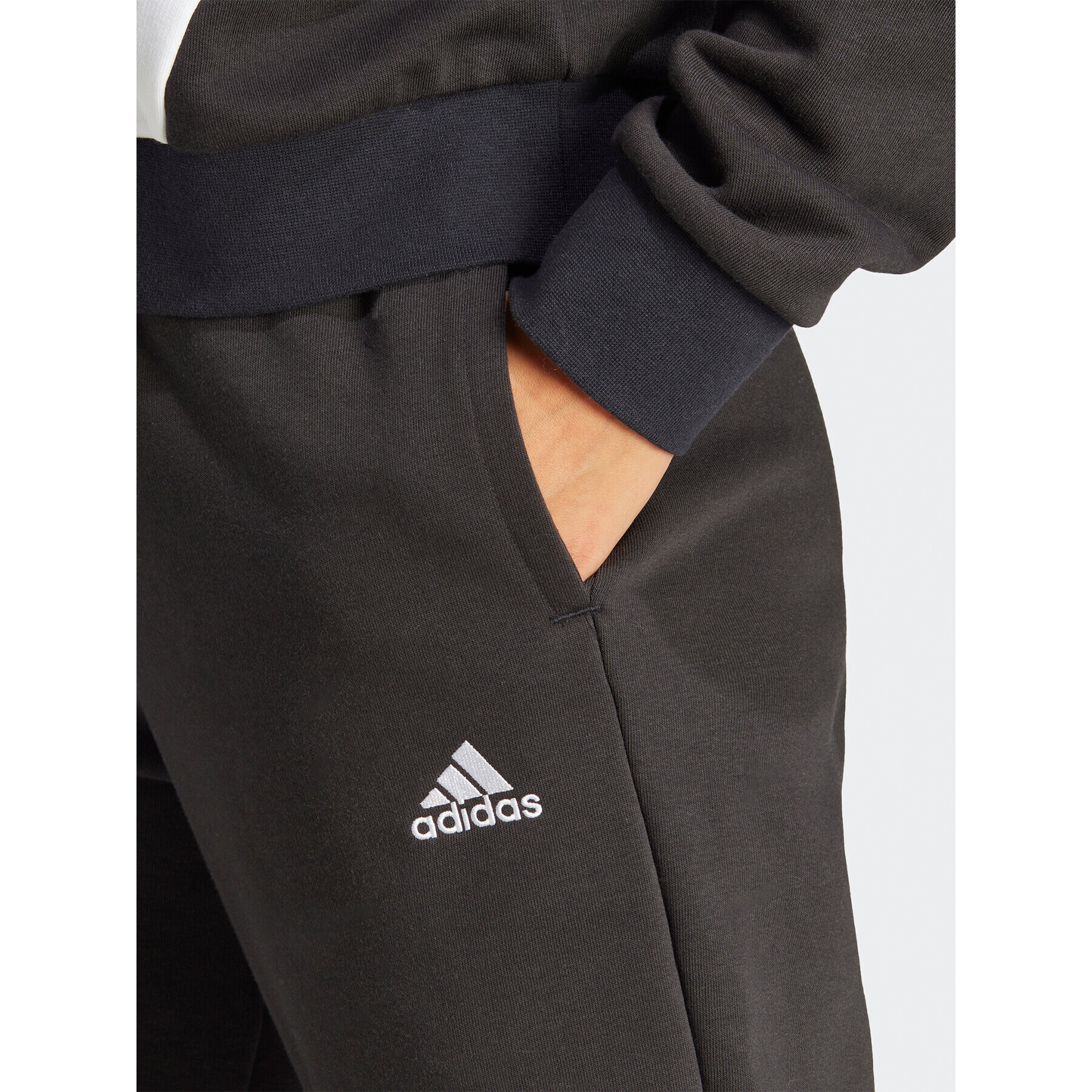 adidas Анцуг Laziday IA3152 Черен Regular Fit - Pepit.bg