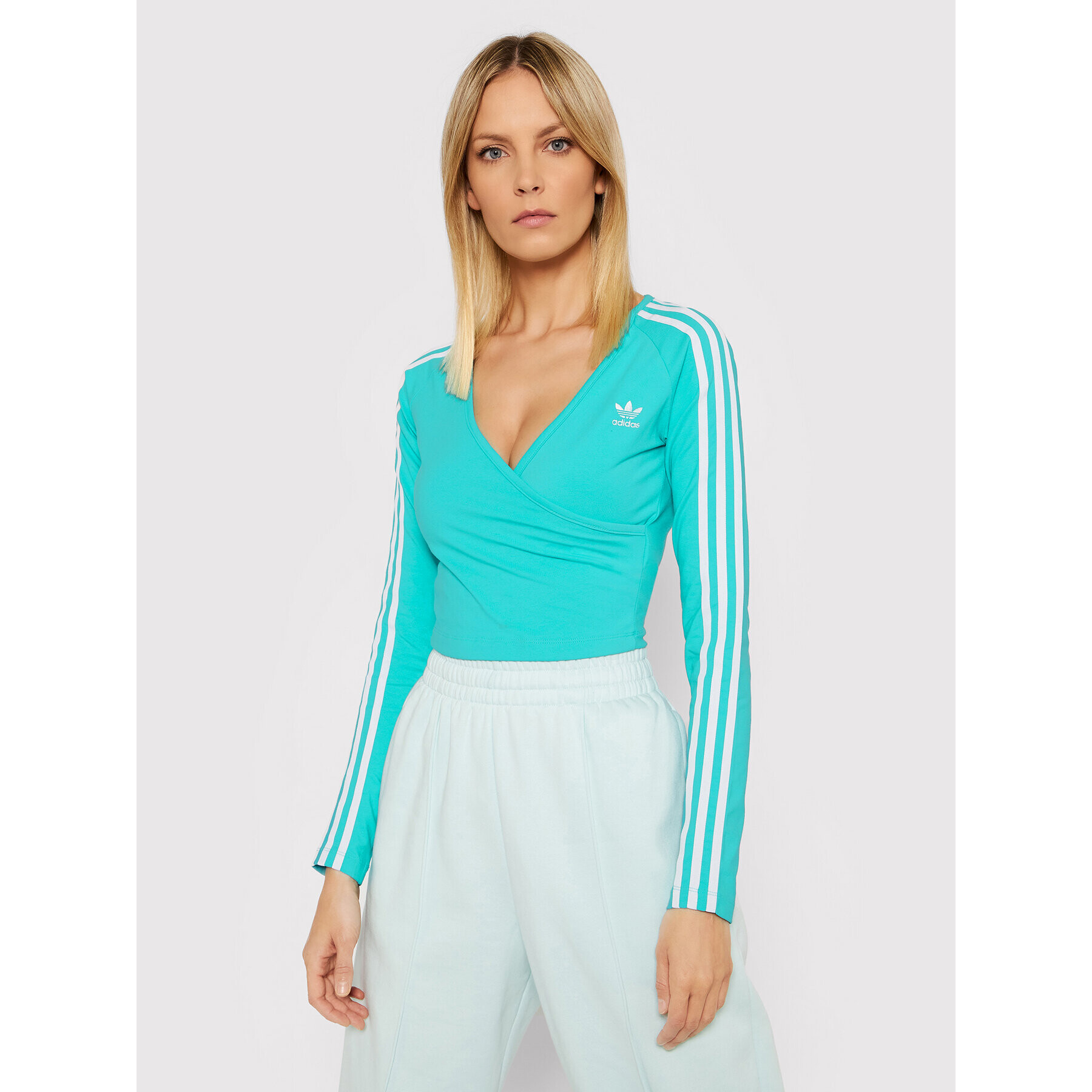 adidas Блуза adicolor Classics Cropped HE4958 Син Slim Fit - Pepit.bg