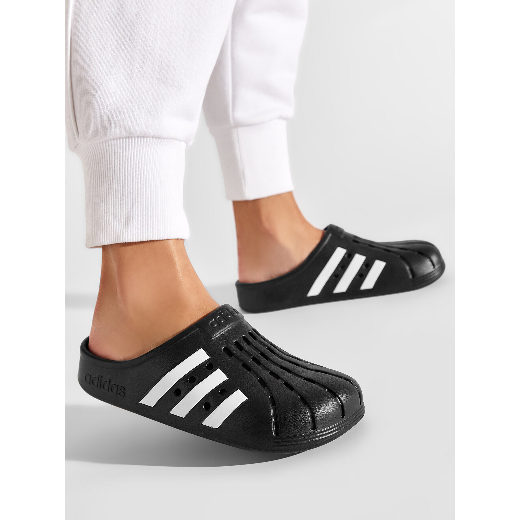 adidas Чехли adilette Clog GZ5886 Черен - Pepit.bg
