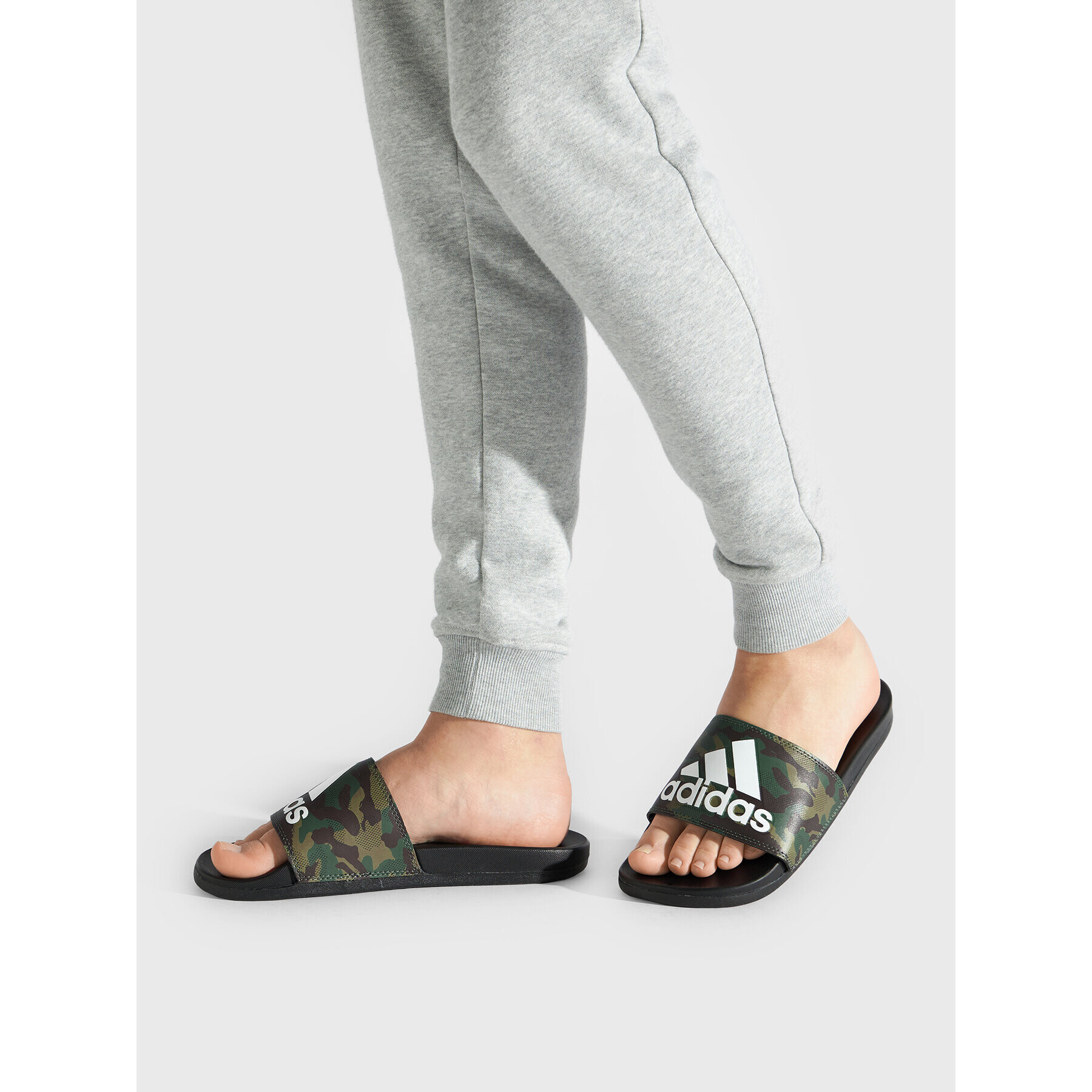 adidas Чехли adilette Comfort GW9647 Зелен - Pepit.bg