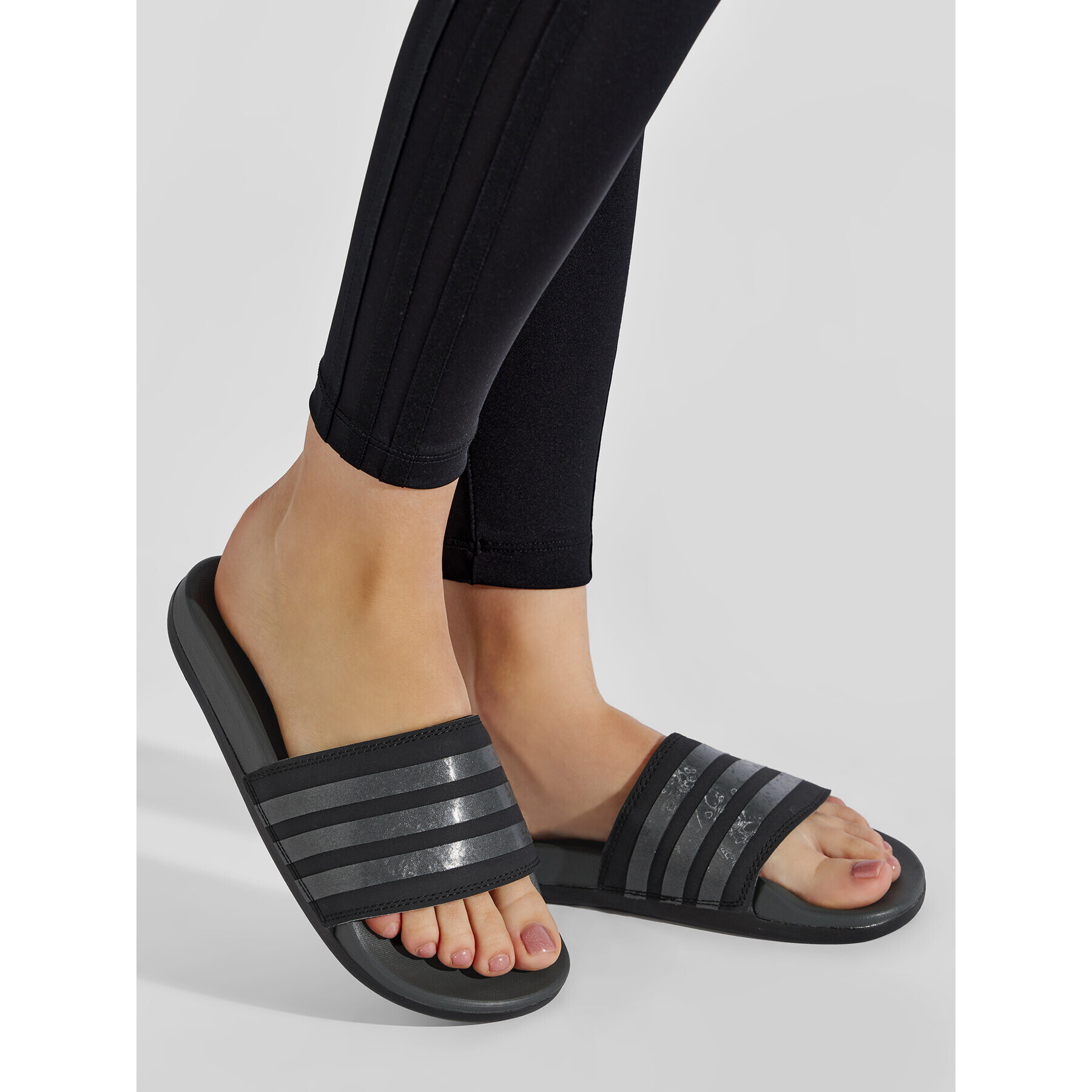 adidas Чехли adilette Comfort GX4303 Черен - Pepit.bg