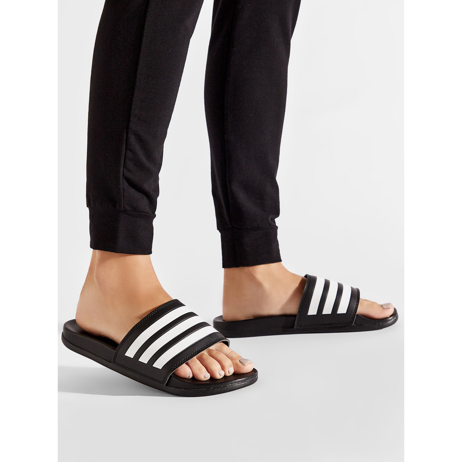 adidas Чехли adilette Comfort GZ5891 Черен - Pepit.bg