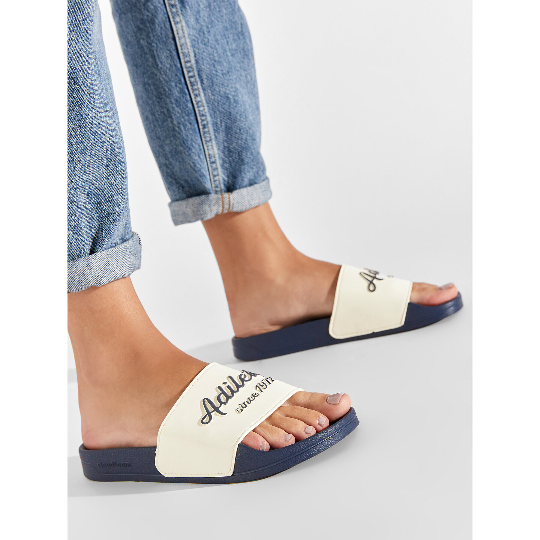 adidas Чехли adilette Shower GW8748 Бежов - Pepit.bg