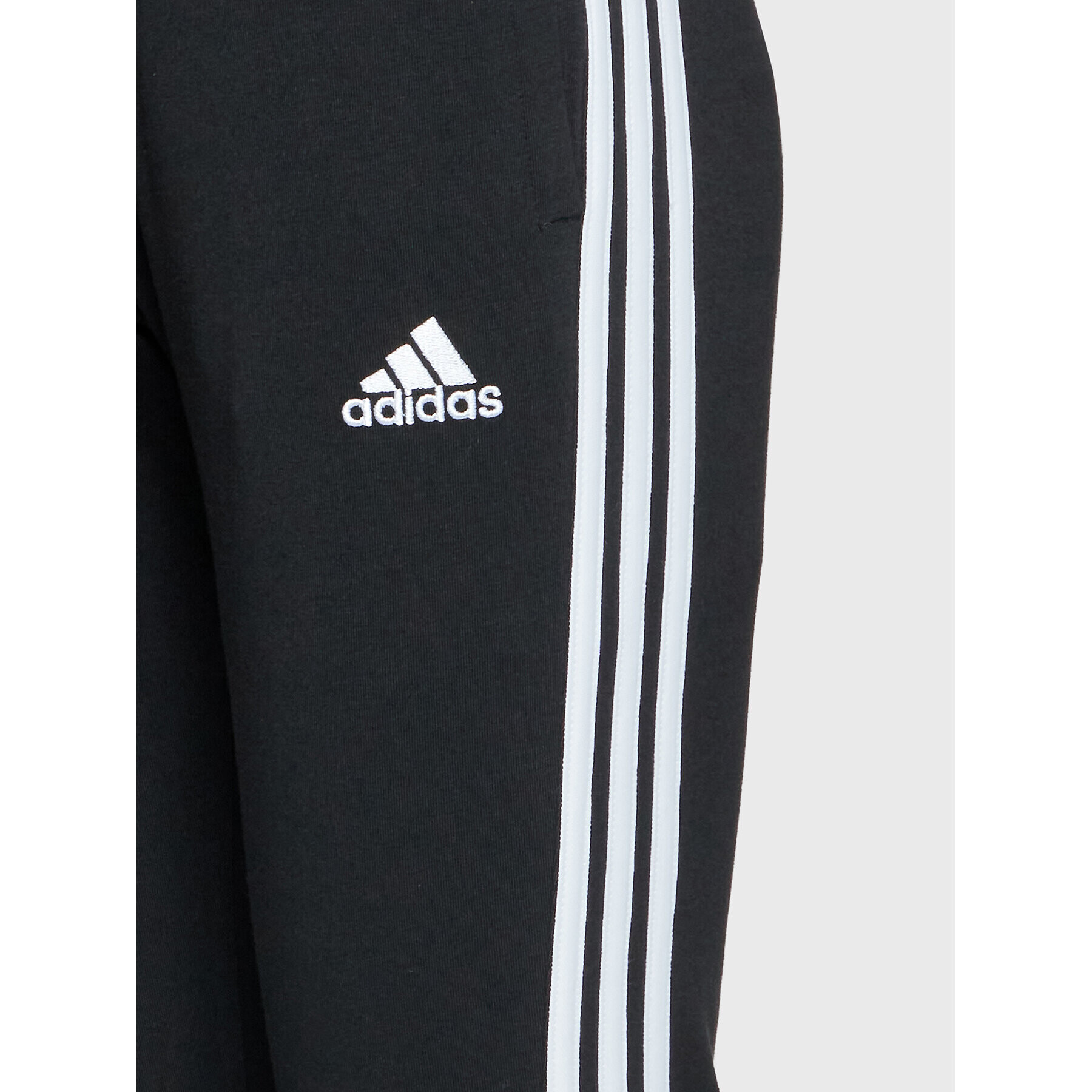 adidas Долнище анцуг 3-Stripes GM5542 Черен Slim Fit - Pepit.bg