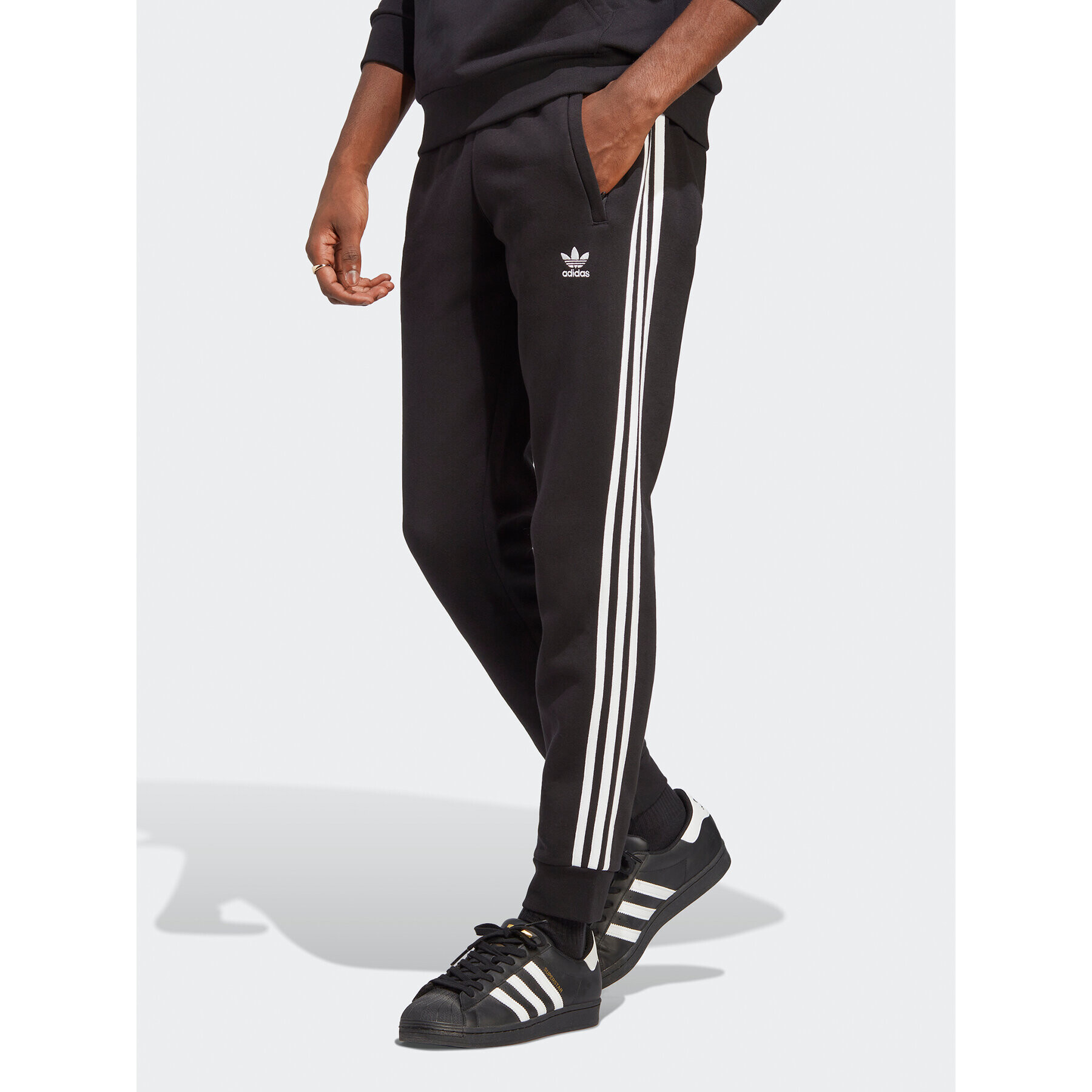 adidas Долнище анцуг adicolor Classics 3-Stripes IA4794 Черен Fitted Fit - Pepit.bg