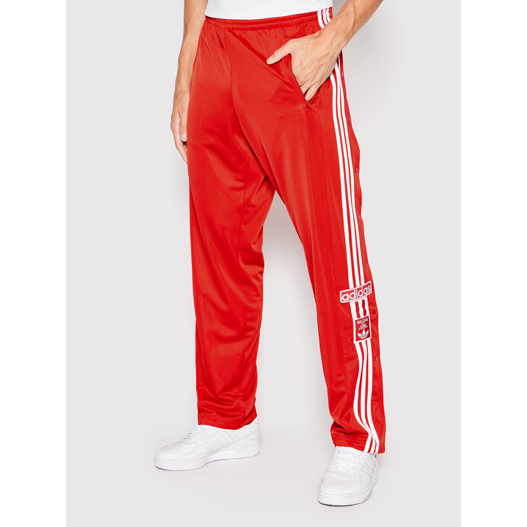 adidas Долнище анцуг adicolor Classics Adibreak Track HN6097 Червен Regular Fit - Pepit.bg