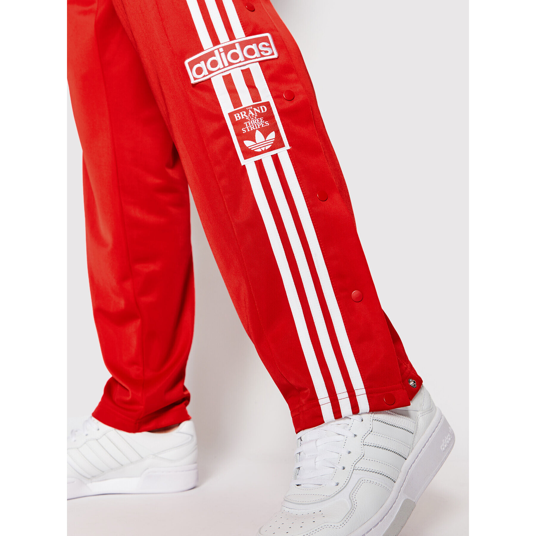 adidas Долнище анцуг adicolor Classics Adibreak Track HN6097 Червен Regular Fit - Pepit.bg