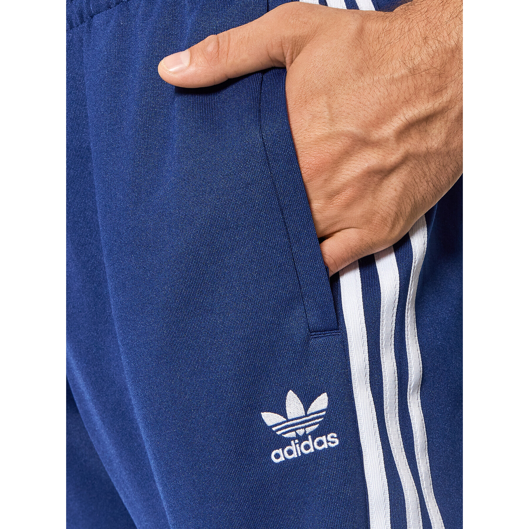 adidas Долнище анцуг adicolor Classics H06714 Тъмносин Slim Fit - Pepit.bg