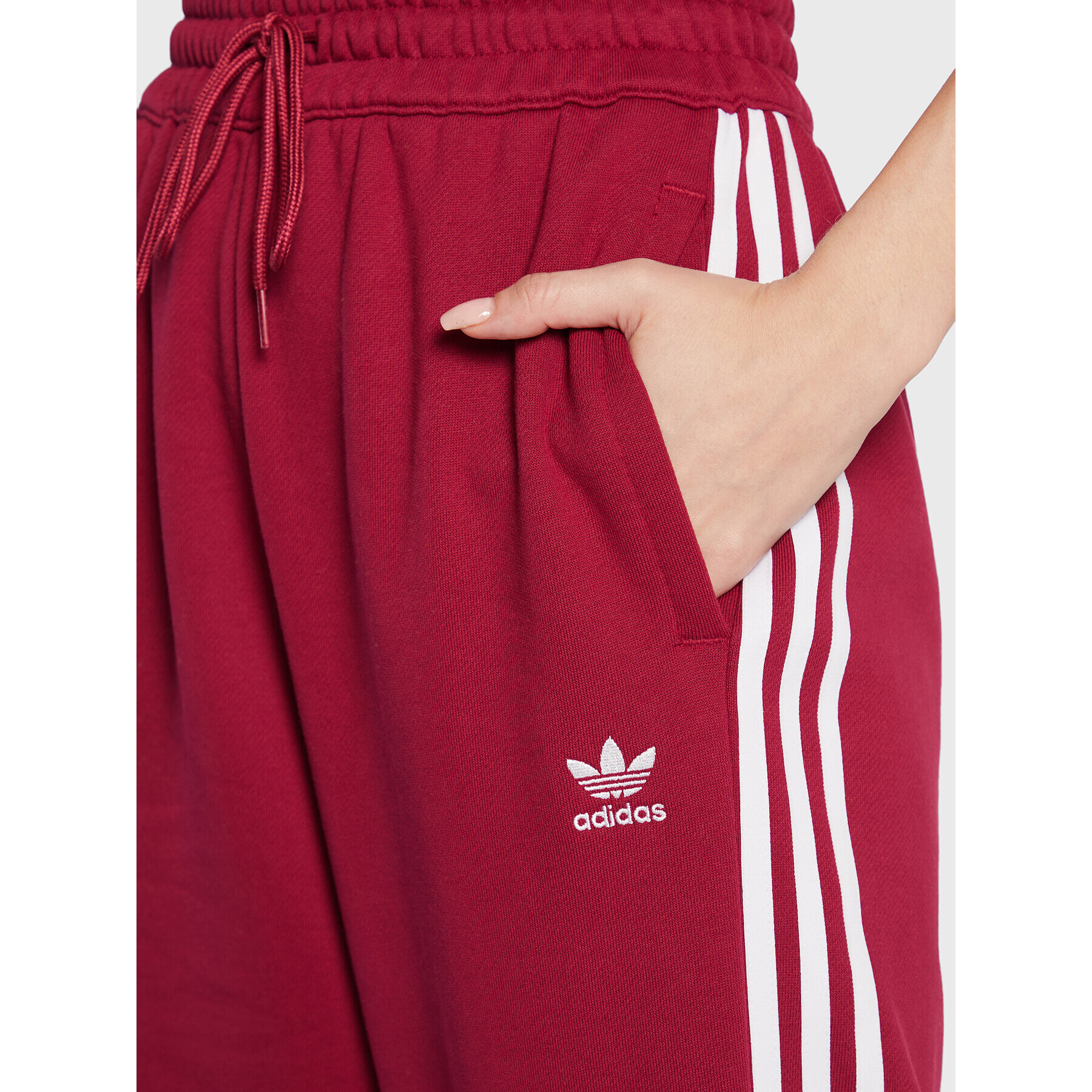 adidas Долнище анцуг adicolor Classics HM2146 Бордо Relaxed Fit - Pepit.bg