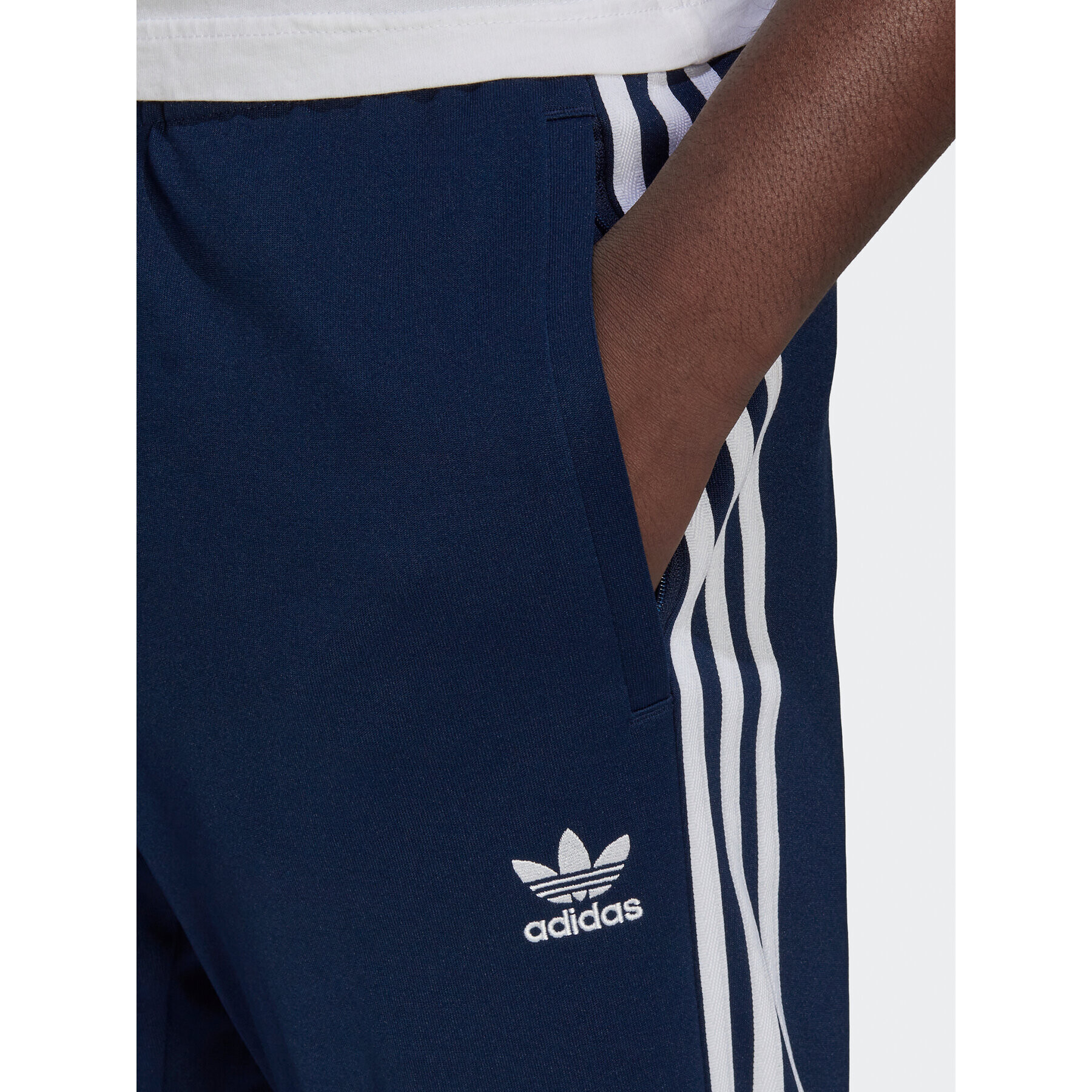 adidas Долнище анцуг ADICOLOR CLASSICS PRIMEBLUE SST Tracksuit Bottom HK7353 Син Slim Fit - Pepit.bg