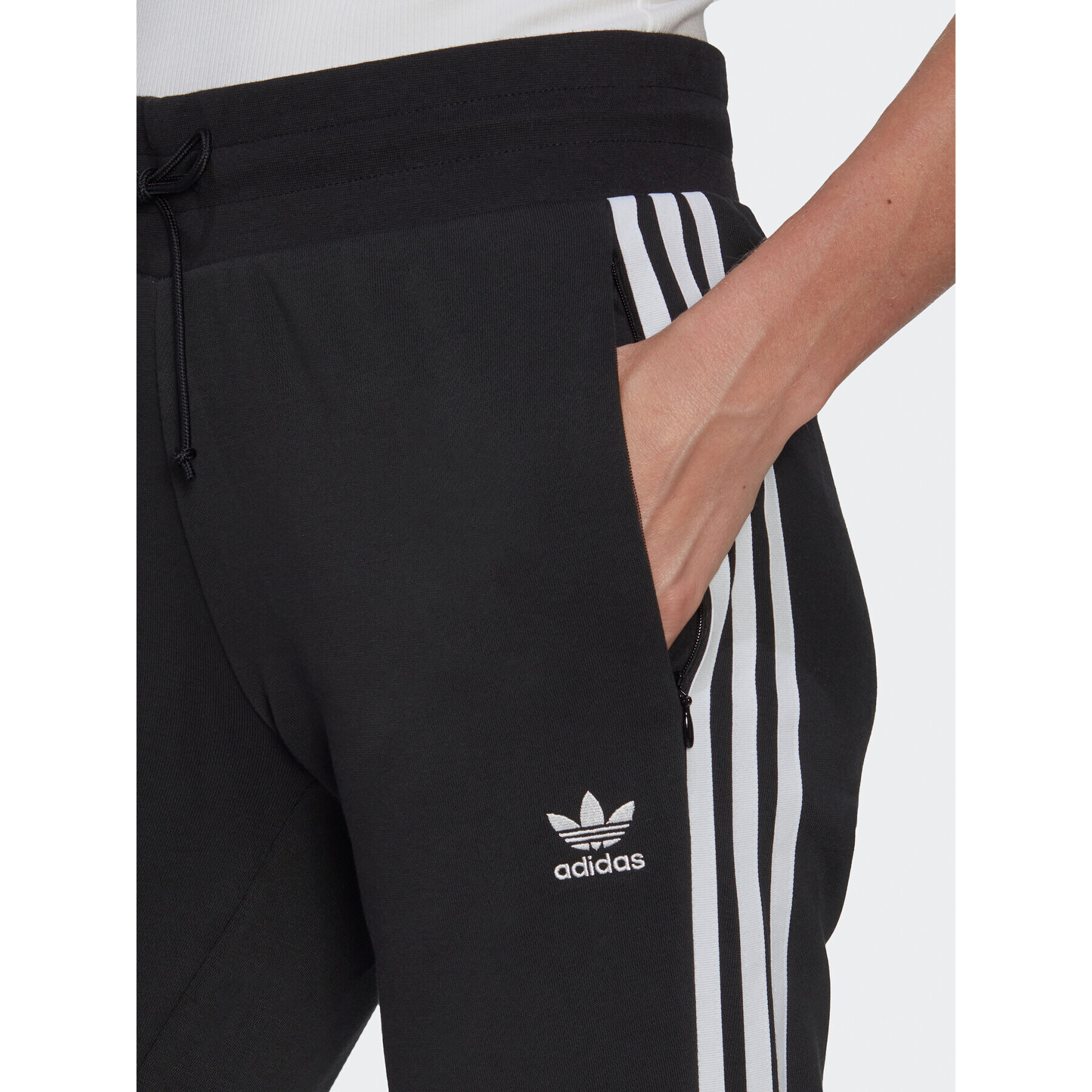 adidas Долнище анцуг Adicolor Classics Slim Cuffed Joggers IB7455 Черен Slim Fit - Pepit.bg