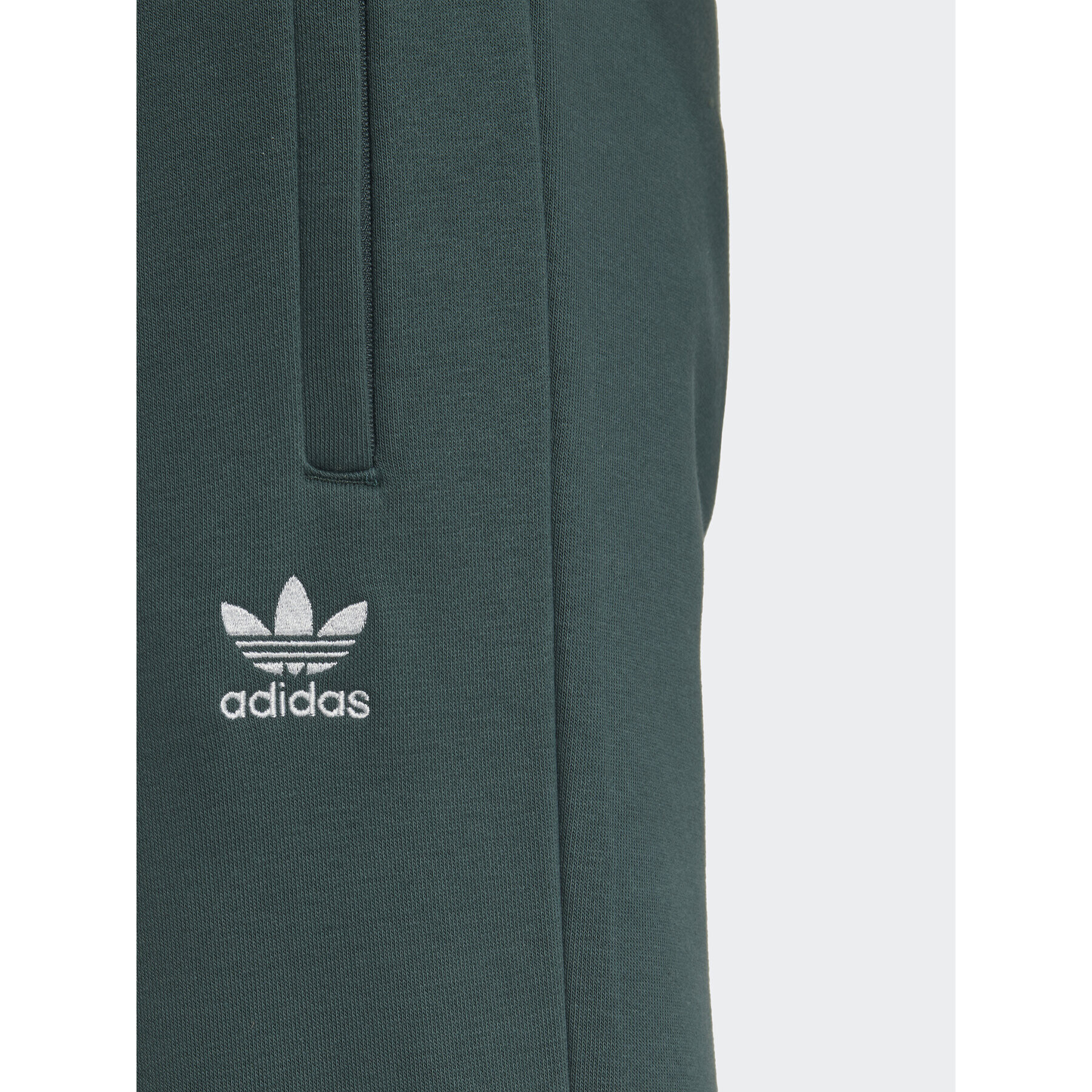 adidas Долнище анцуг adicolor Essentails Trefoil HK0106 Зелен Slim Fit - Pepit.bg