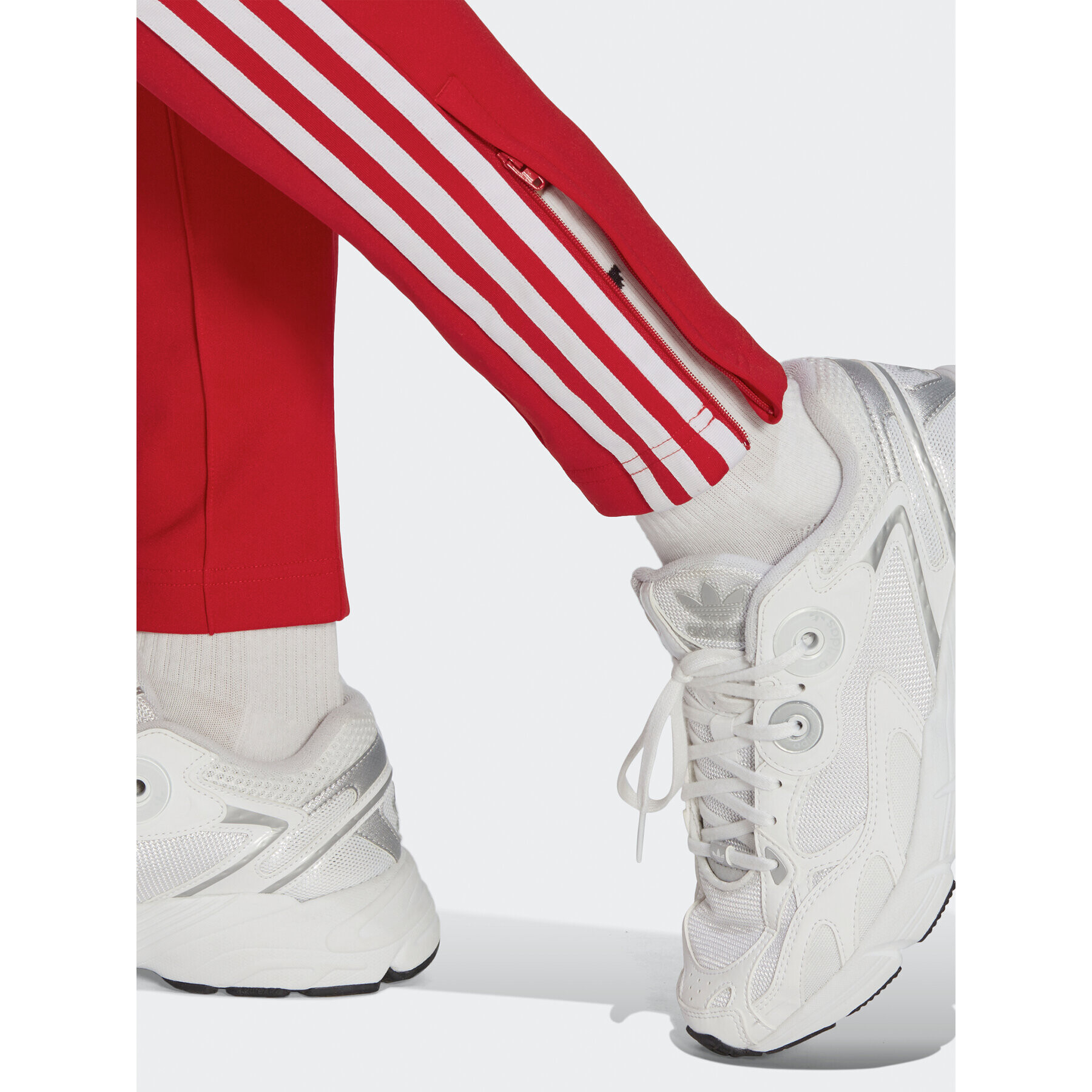 adidas Долнище анцуг Adicolor SST Tracksuit Bottoms IB5917 Червен Slim Fit - Pepit.bg