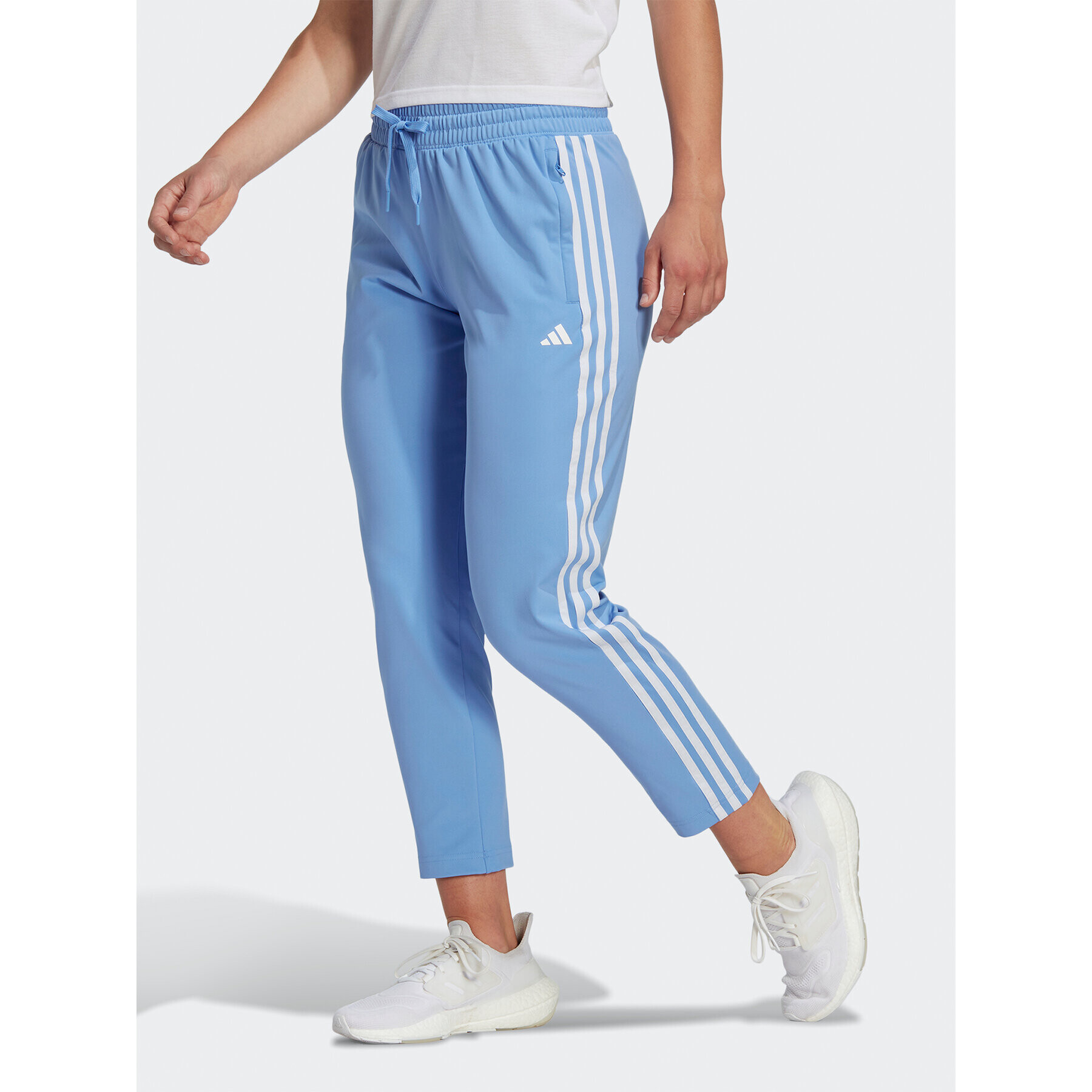 adidas Долнище анцуг AEROREADY Made4Training 7/8 Knit 3-Stripes Tapered Joggers HR7828 Син Regular Fit - Pepit.bg