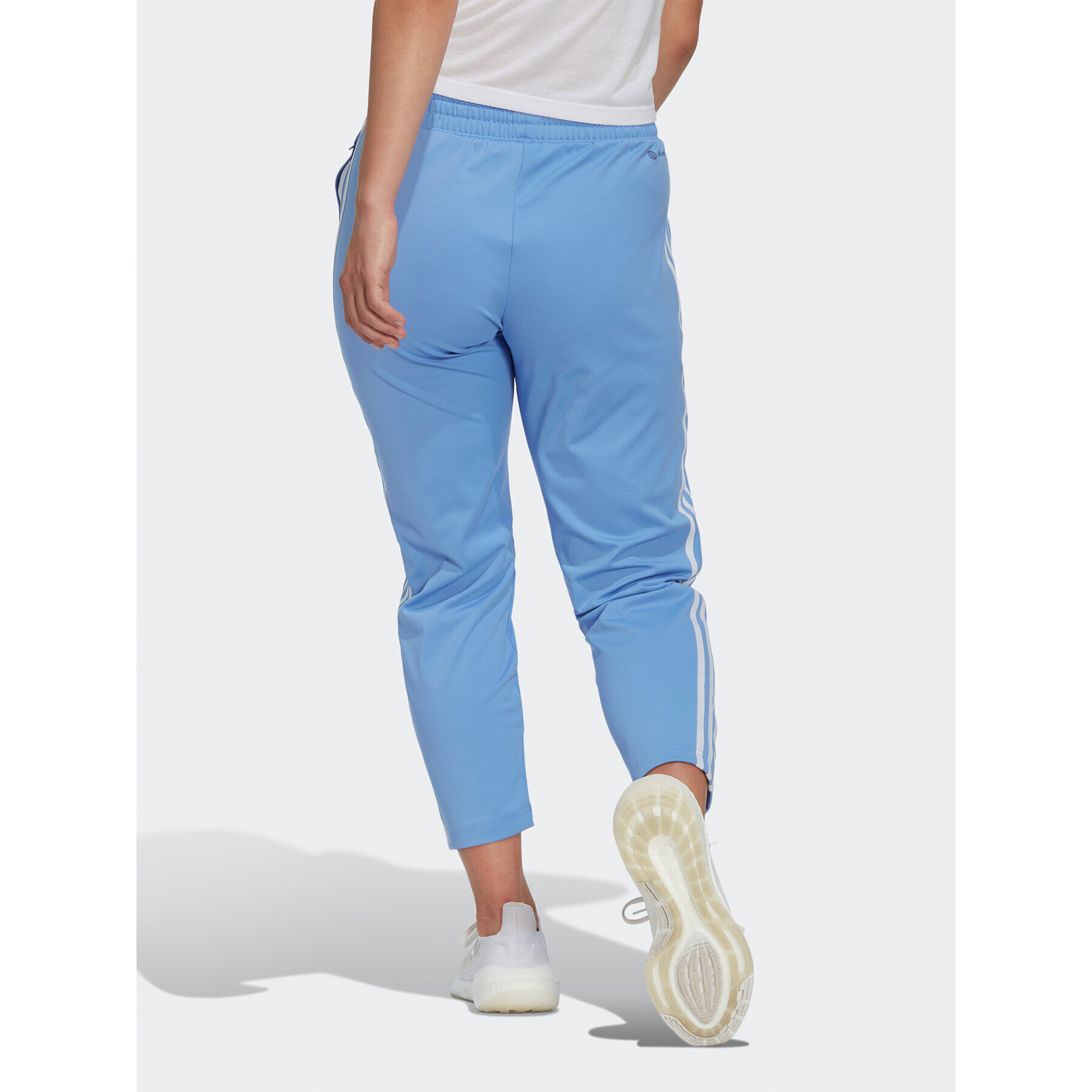 adidas Долнище анцуг AEROREADY Made4Training 7/8 Knit 3-Stripes Tapered Joggers HR7828 Син Regular Fit - Pepit.bg