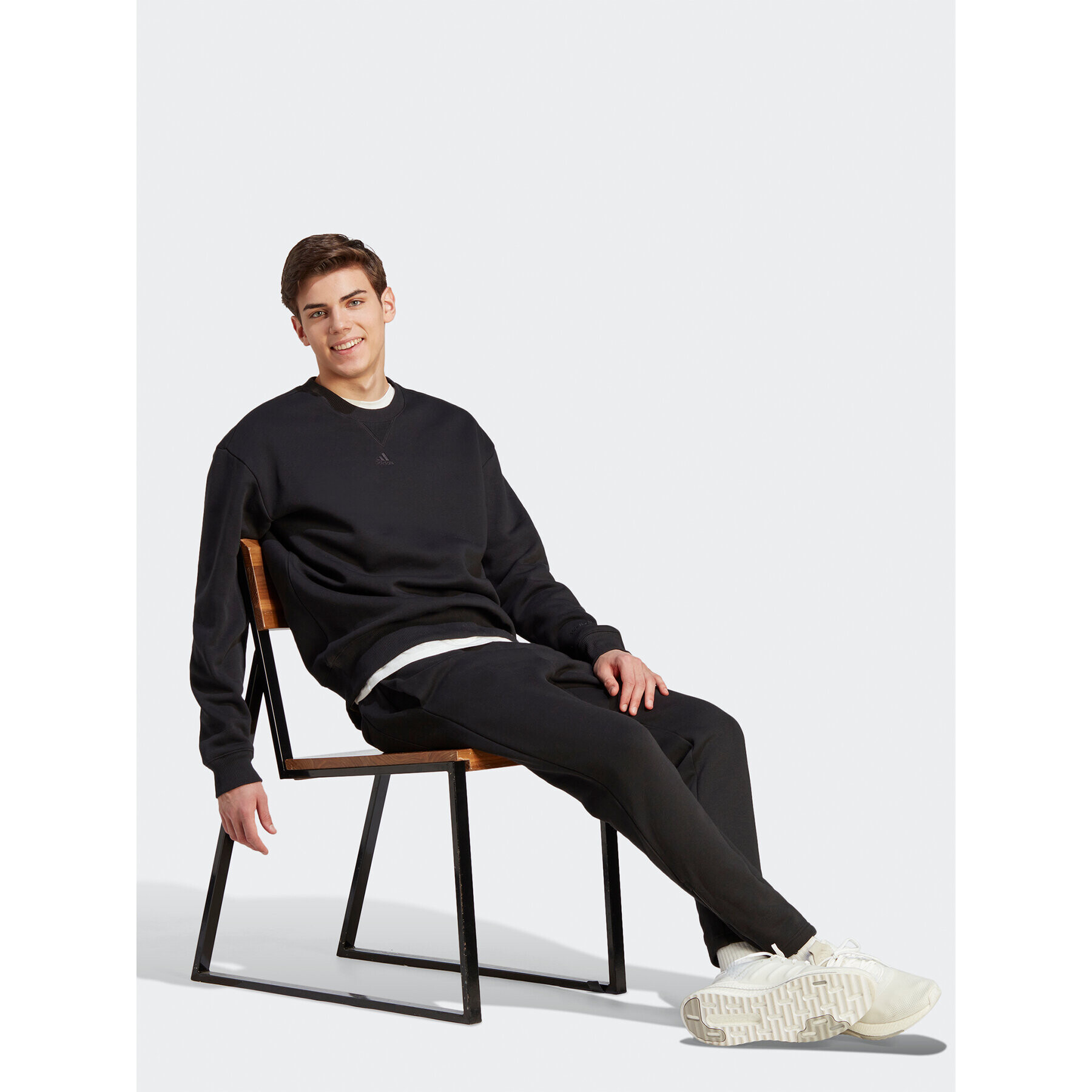 adidas Долнище анцуг All SZN Fleece IB4070 Черен Regular Fit - Pepit.bg