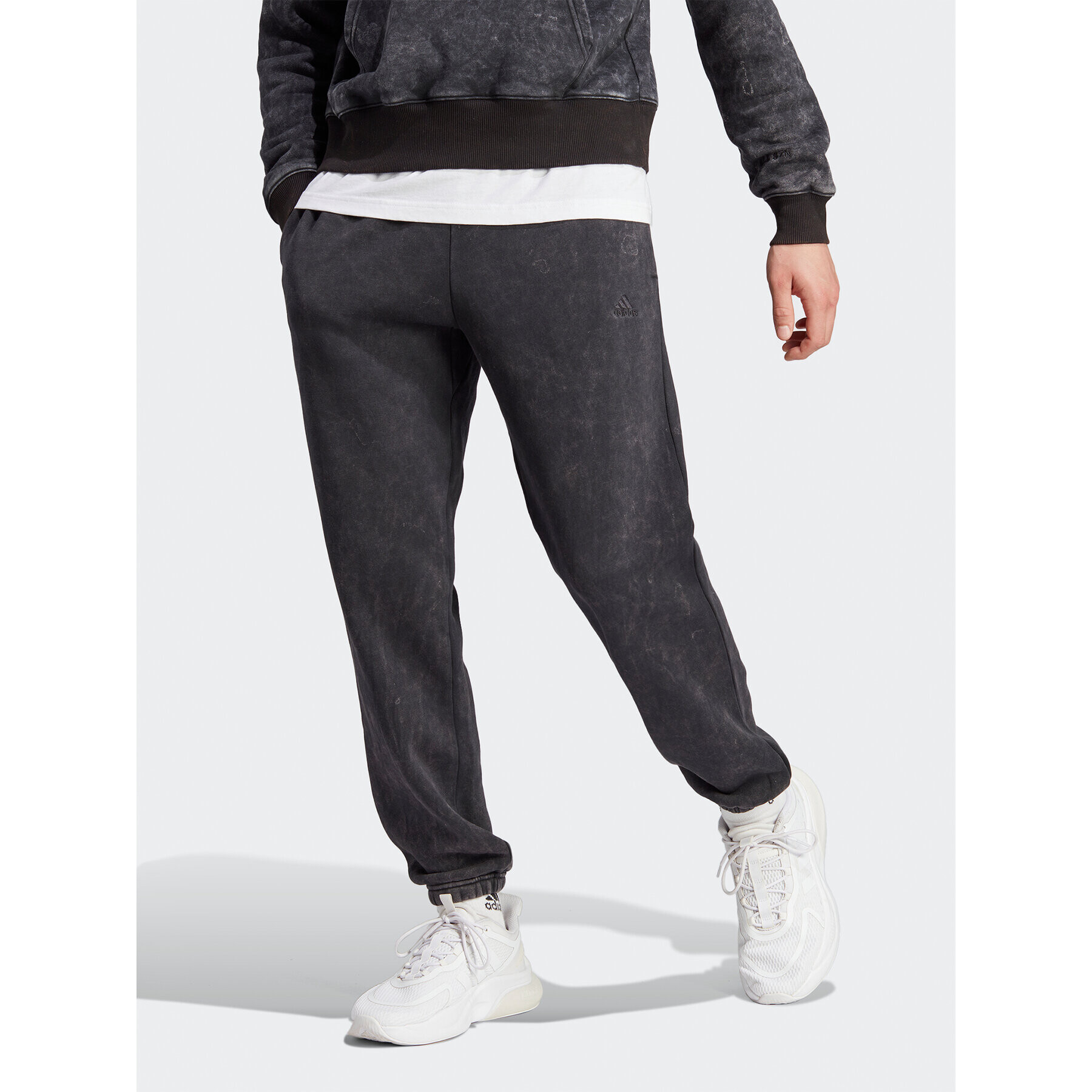 adidas Долнище анцуг ALL SZN Garment Wash IJ6932 Черен Regular Fit - Pepit.bg