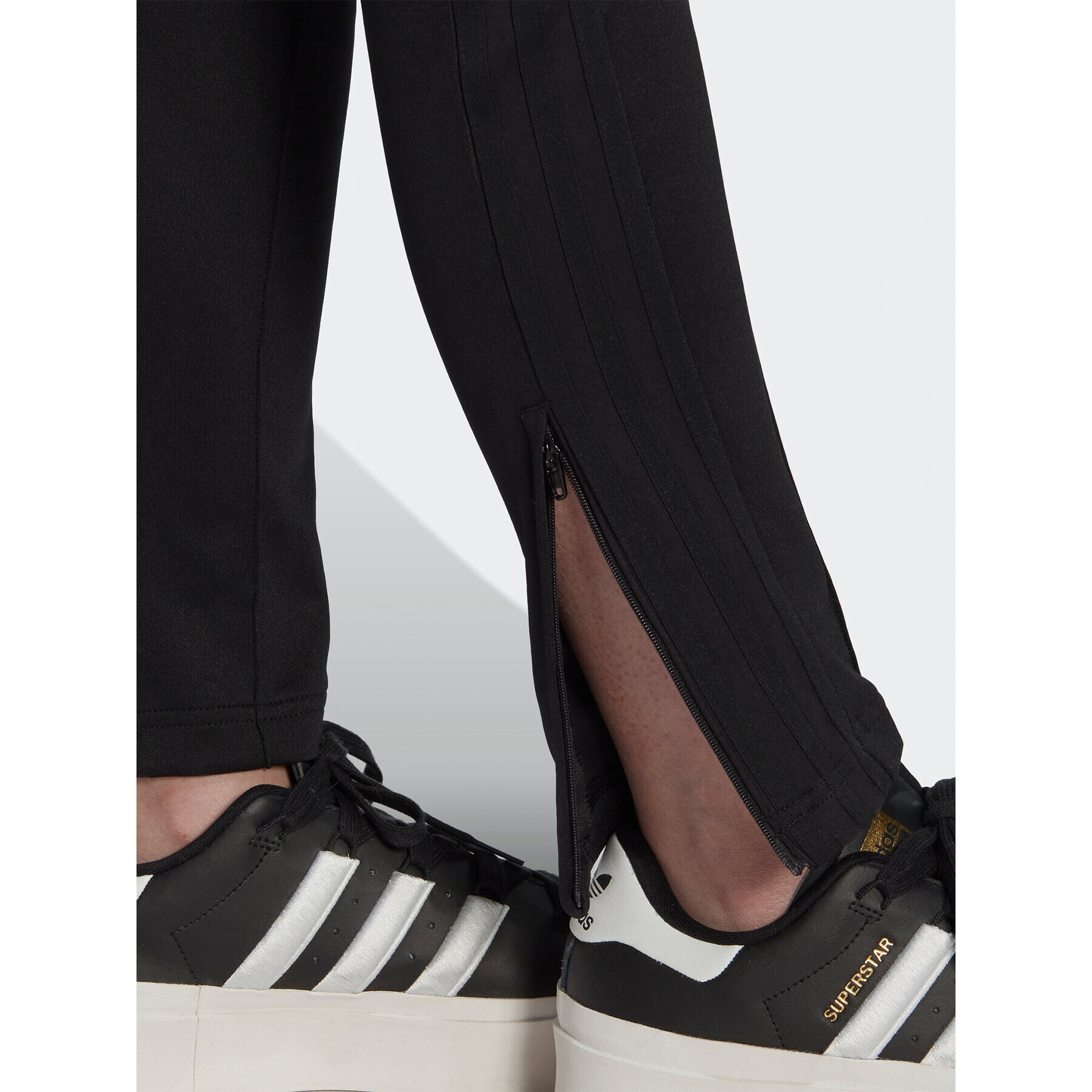 adidas Долнище анцуг Always Original Laced HK5082 Черен Slim Fit - Pepit.bg