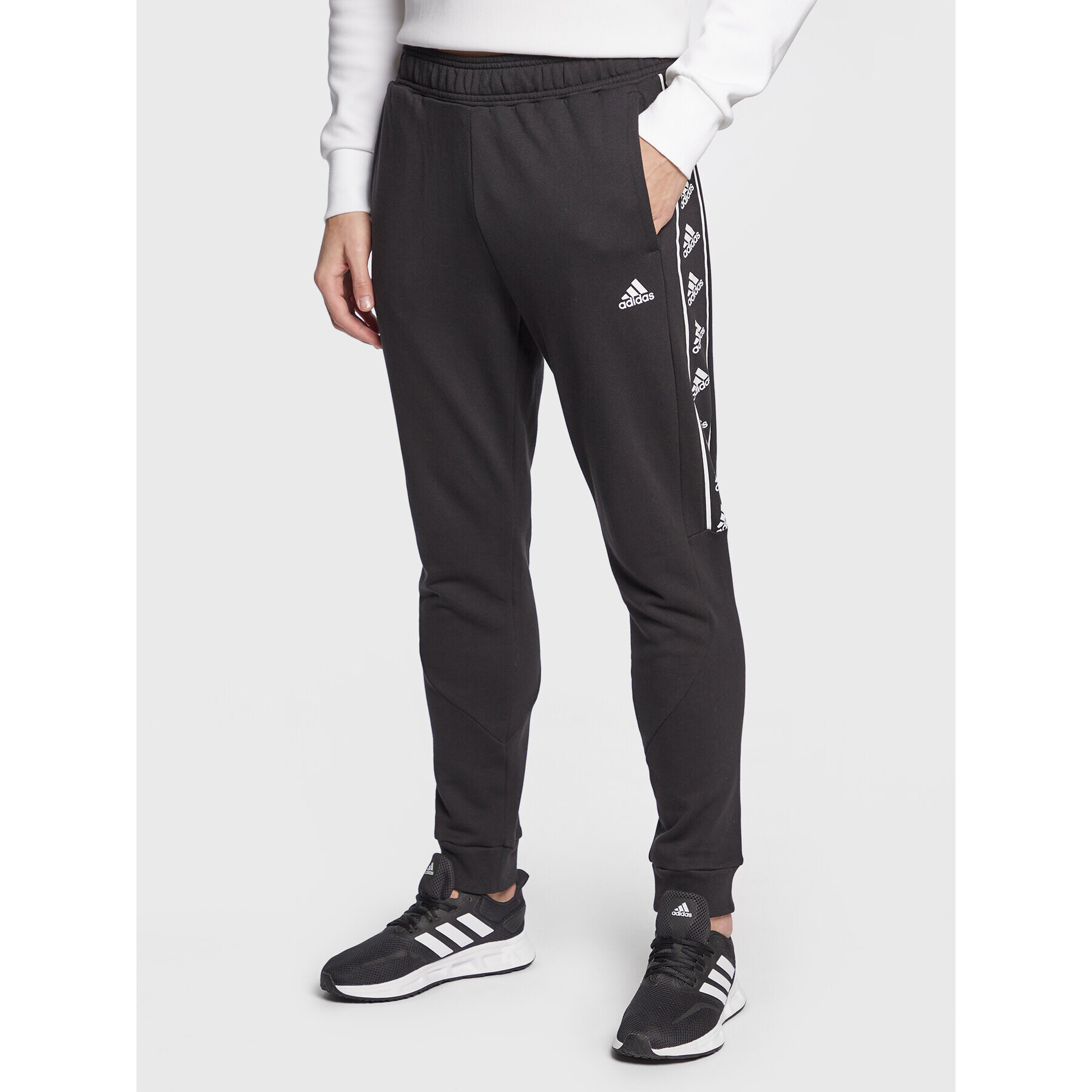 adidas Долнище анцуг Brandlove IC6795 Черен Regular Fit - Pepit.bg