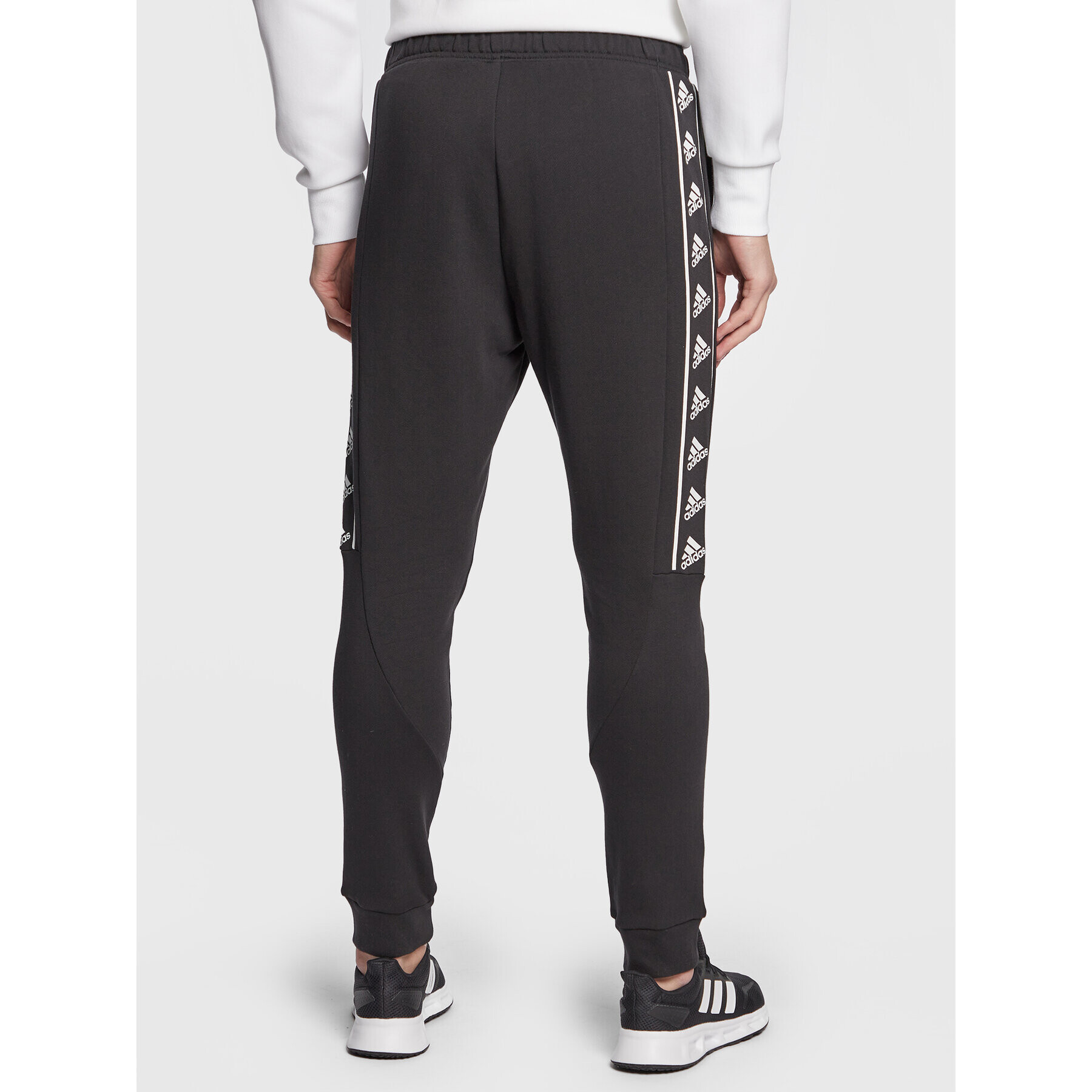 adidas Долнище анцуг Brandlove IC6795 Черен Regular Fit - Pepit.bg