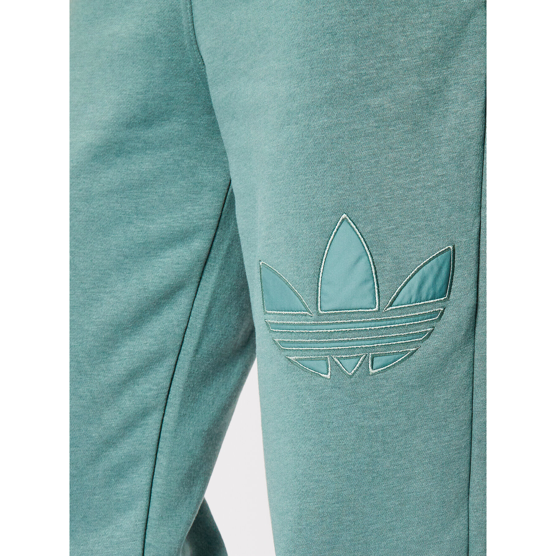 adidas Долнище анцуг Cuffed HE4751 Зелен Loose Fit - Pepit.bg