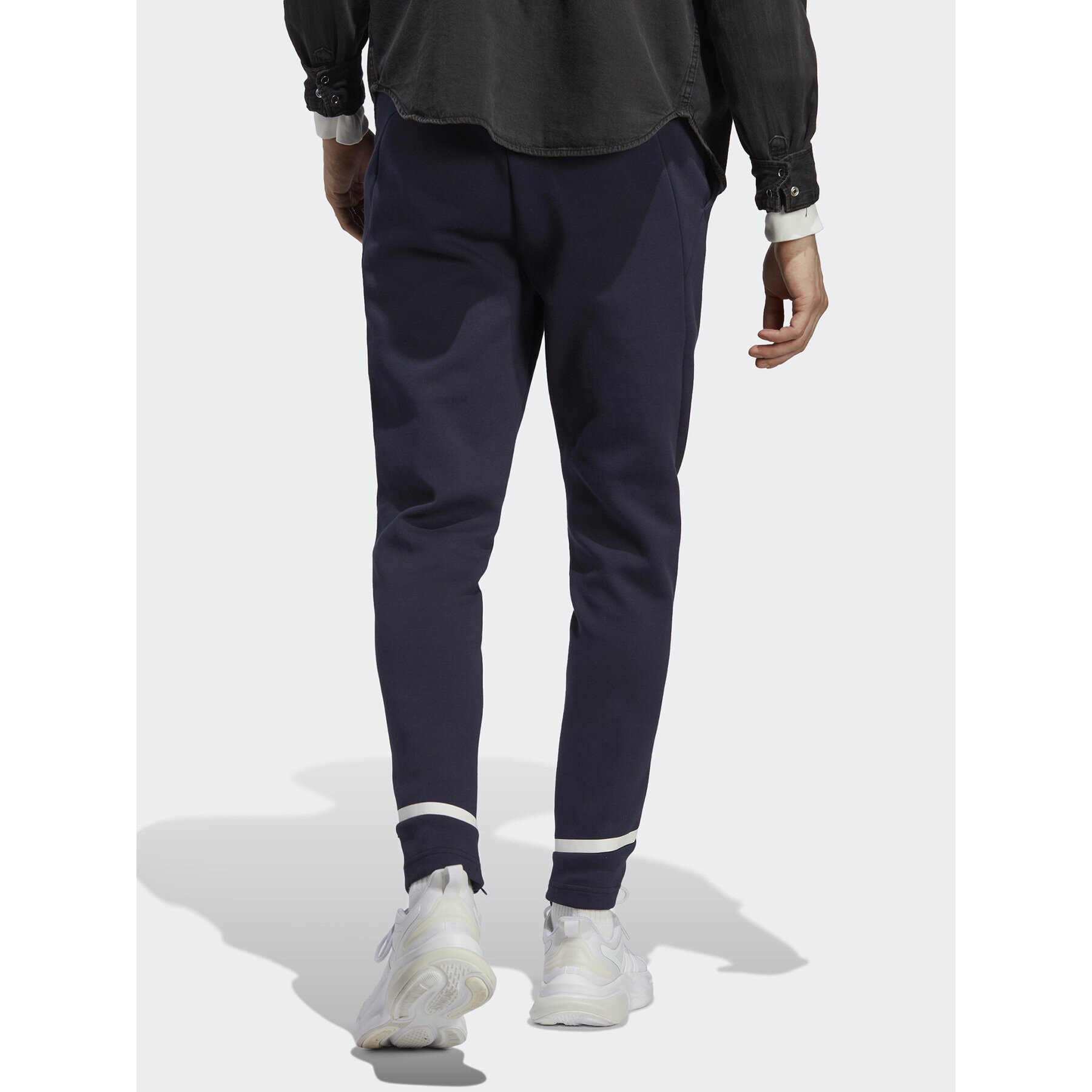 adidas Долнище анцуг Designed for Gameday Tracksuit Bottoms IC8033 Син Slim Fit - Pepit.bg