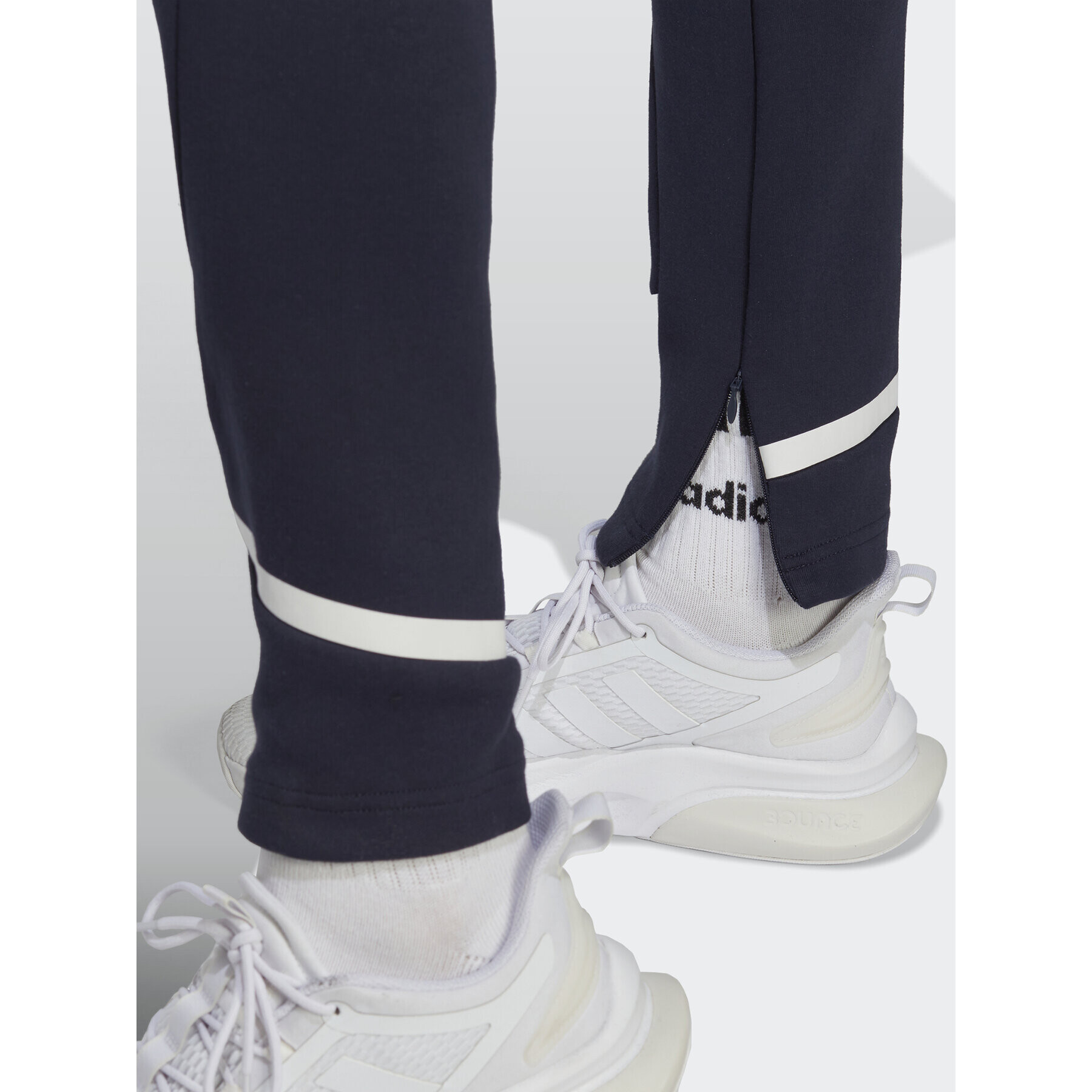 adidas Долнище анцуг Designed for Gameday Tracksuit Bottoms IC8033 Син Slim Fit - Pepit.bg