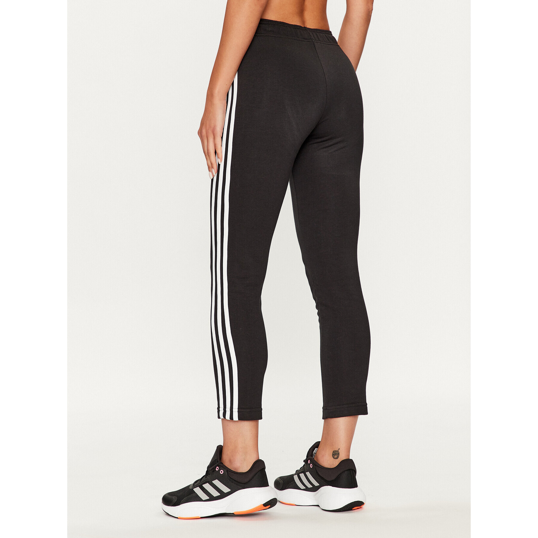 adidas Долнище анцуг Essentials 3-Stripes IC6126 Черен Slim Fit - Pepit.bg